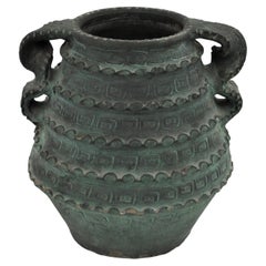 Spanische Urnenvase oder Gefäß aus grünem Terrakotta