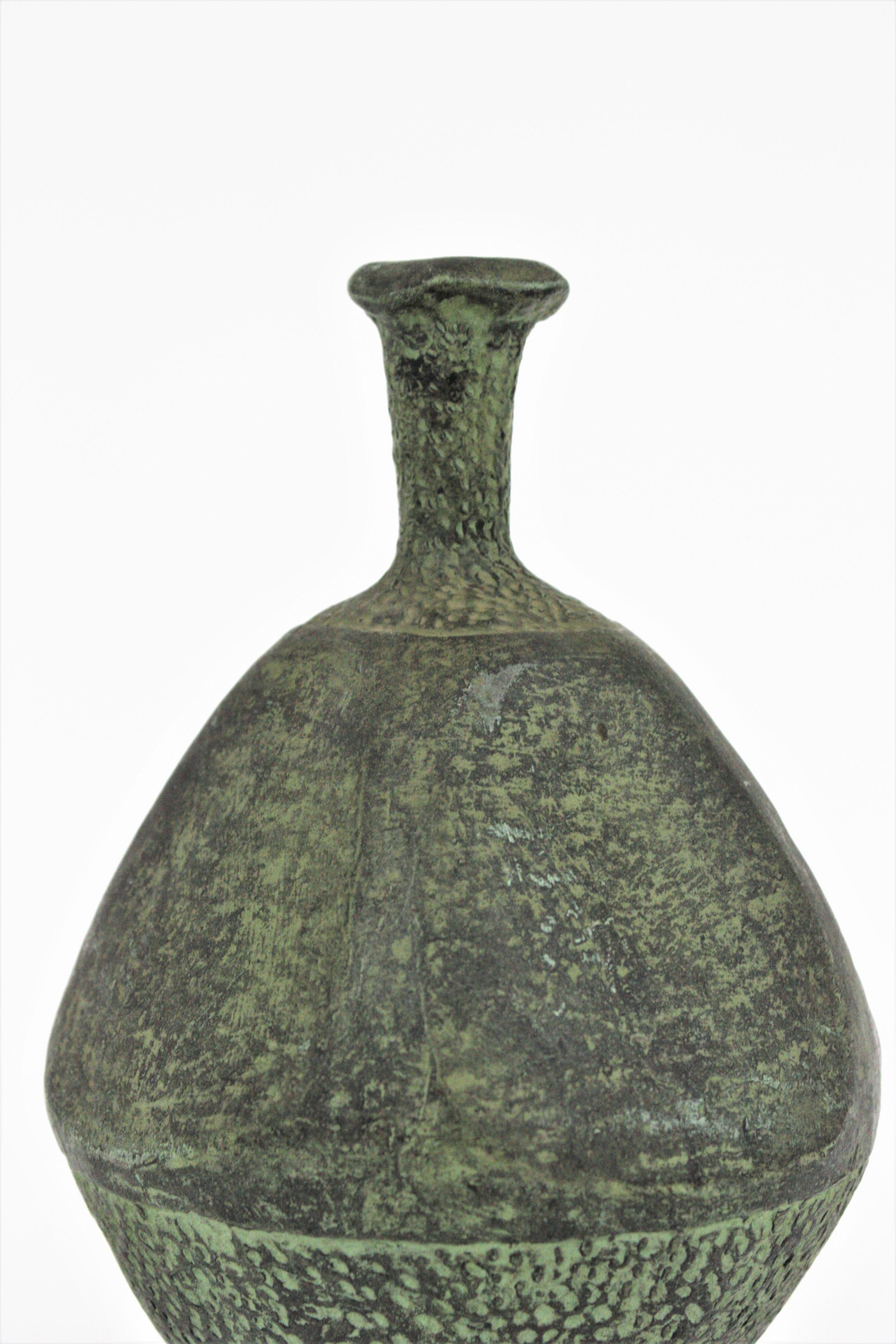 Spanish Green Terracotta Bottle Vase or Vessel In Good Condition For Sale In Barcelona, ES