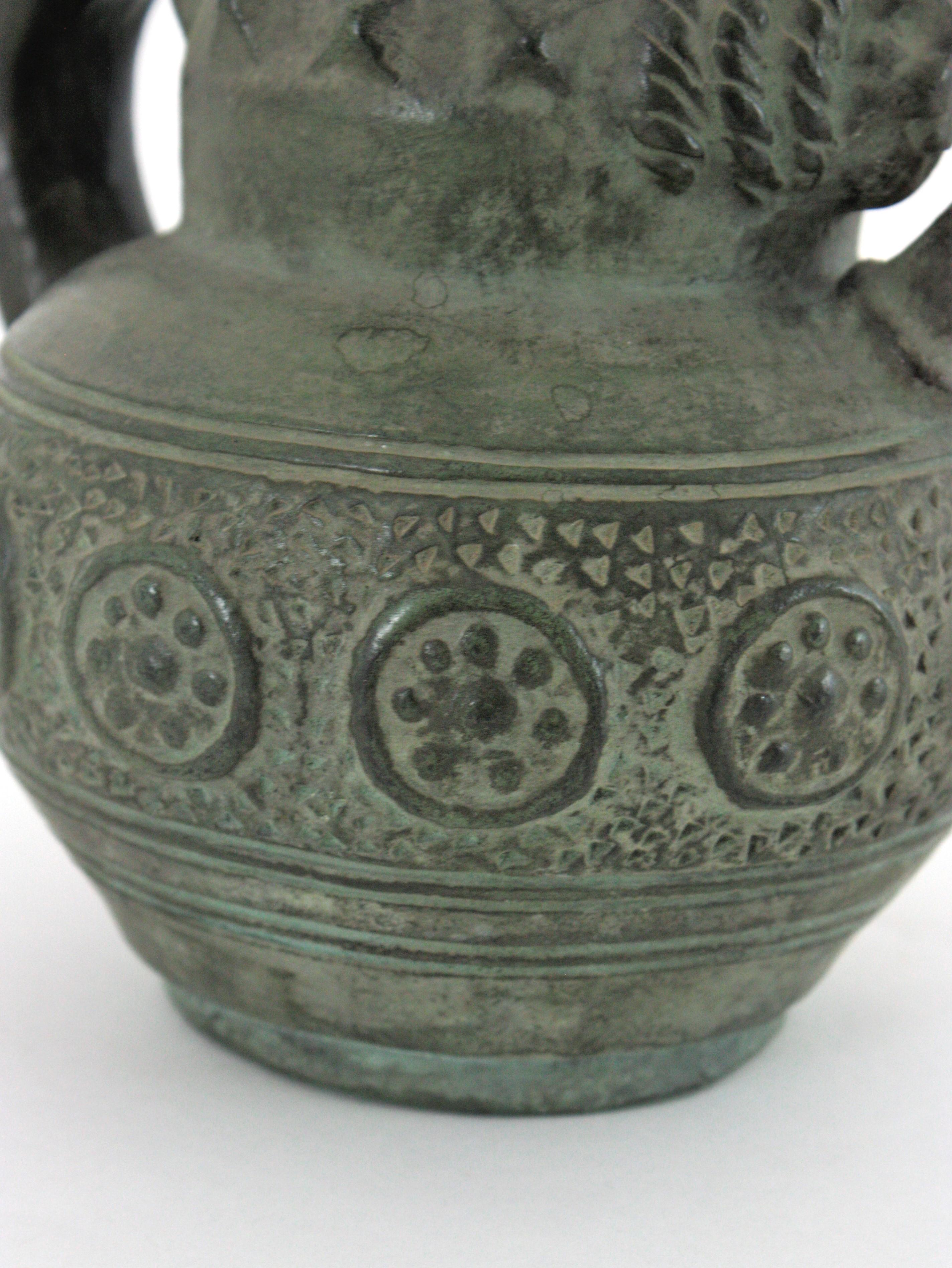 Vase / pichet / récipient à anse en terre cuite verte espagnole, années 1950 en vente 2