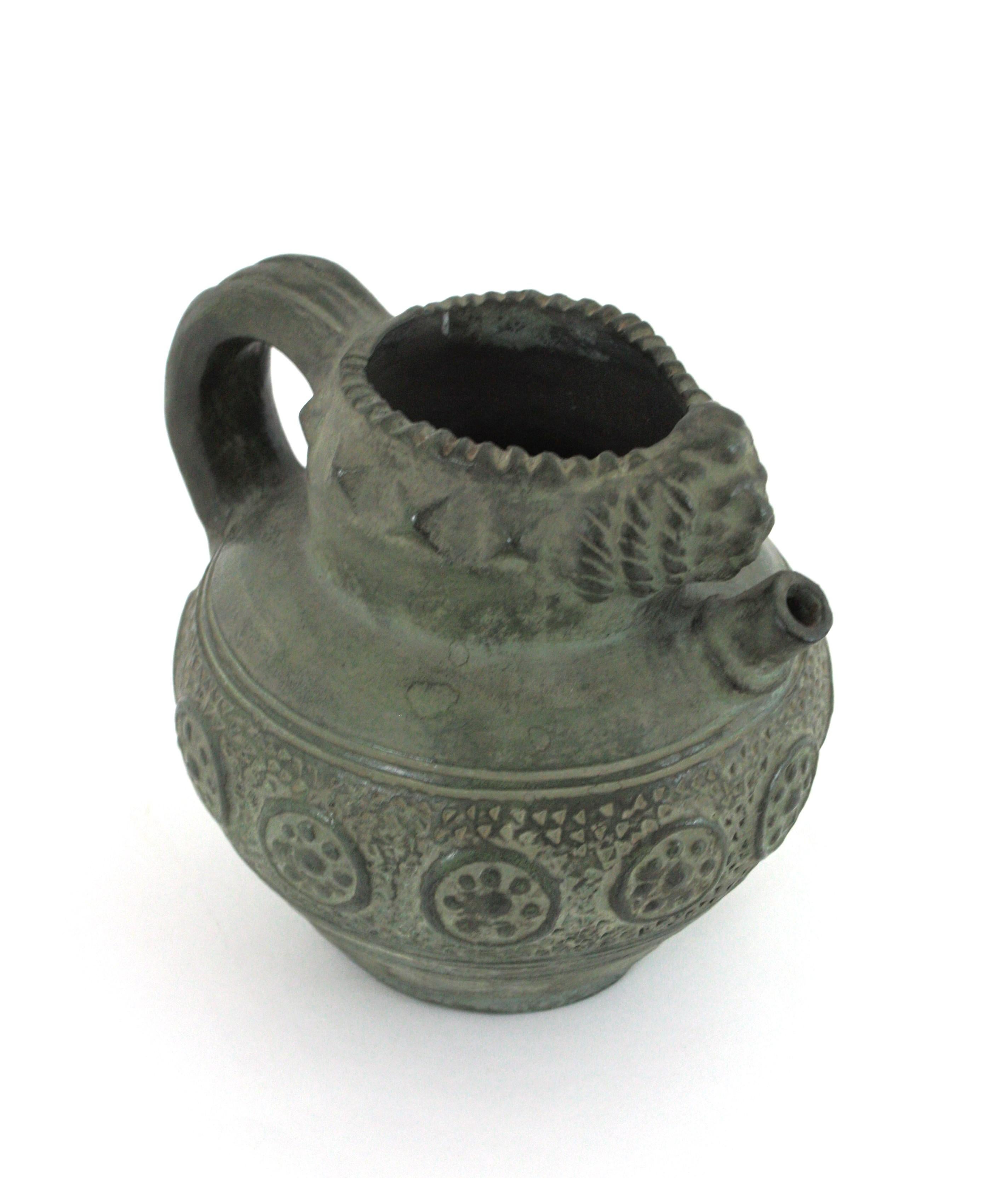 Vase / pichet / récipient à anse en terre cuite verte espagnole, années 1950 en vente 3