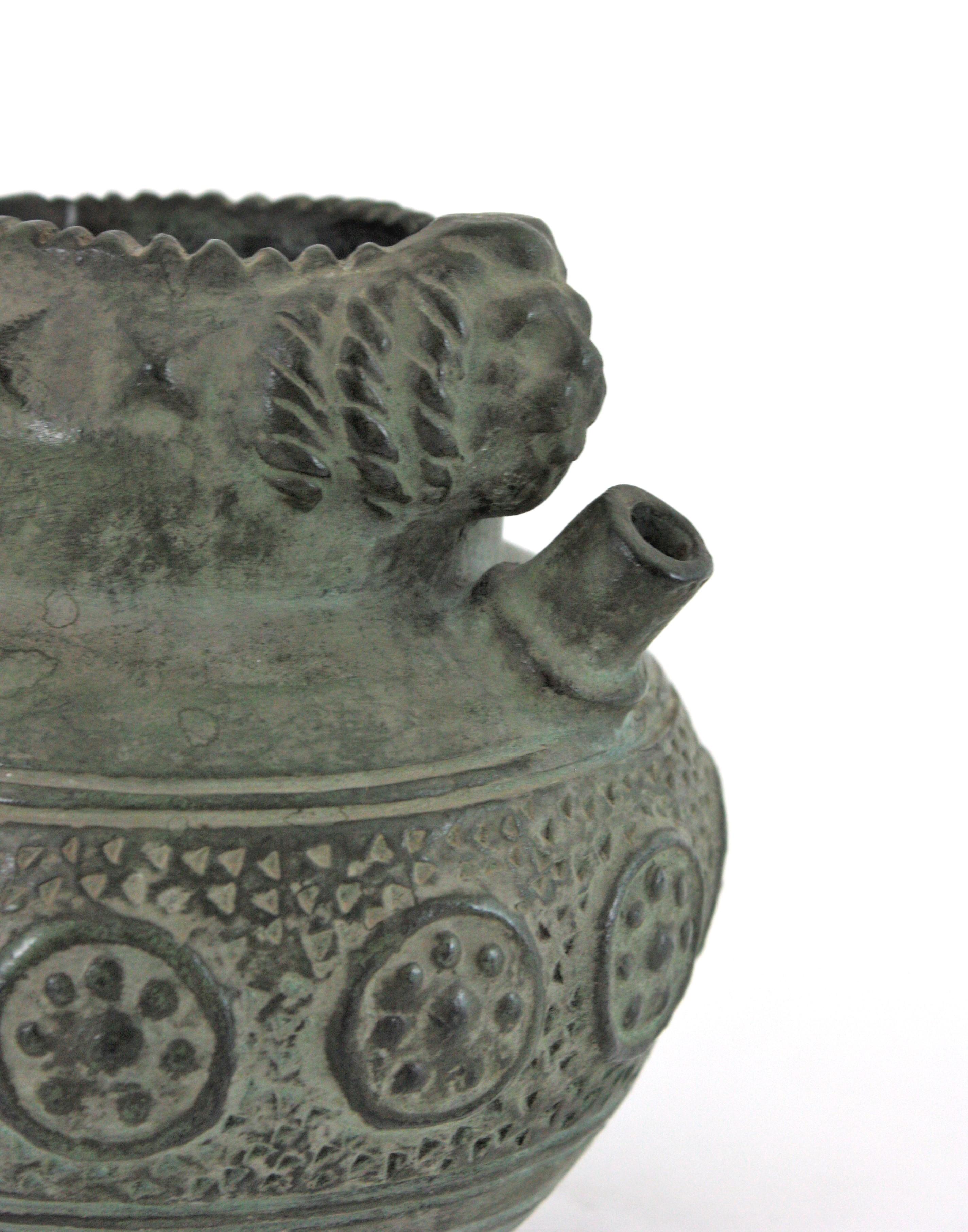 Artisanat Vase / pichet / récipient à anse en terre cuite verte espagnole, années 1950 en vente