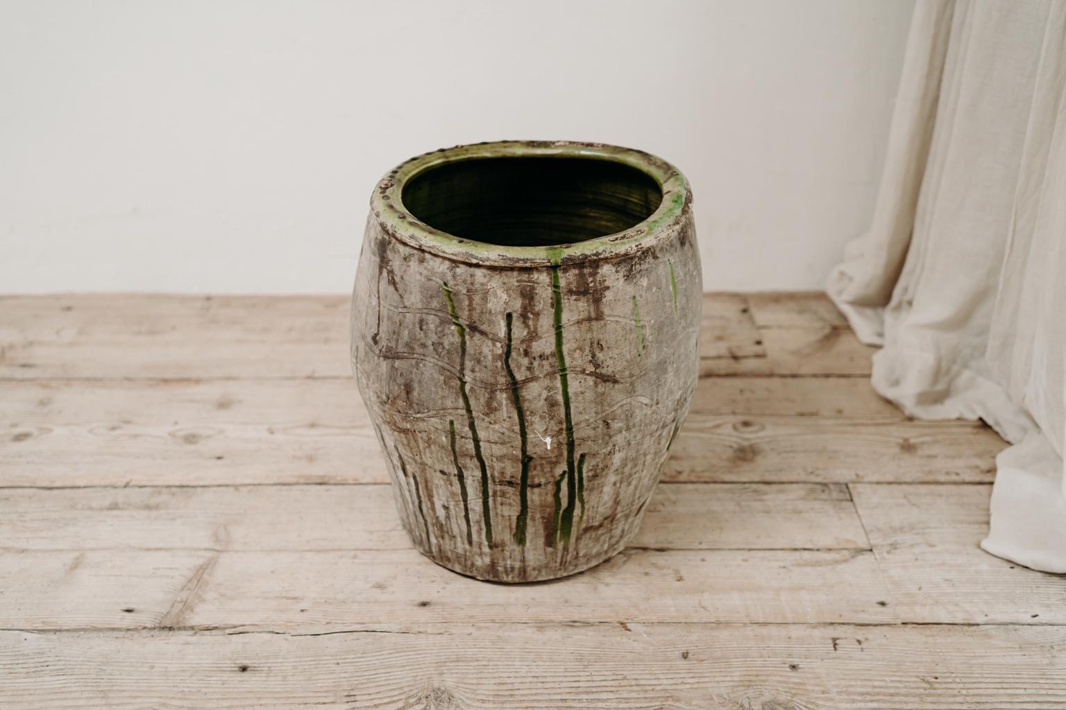 Makes a great planter, can be used indoors and outdoors.