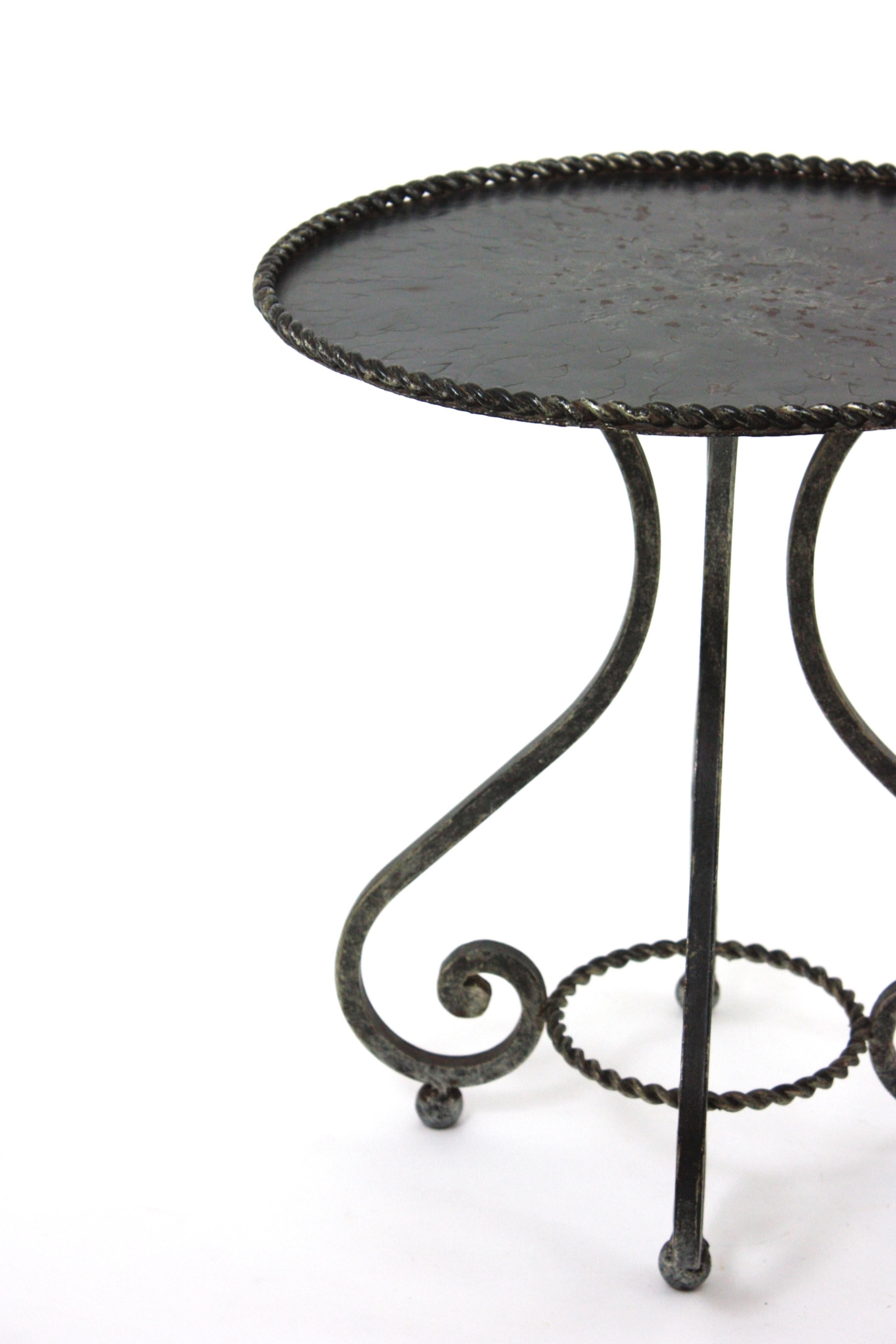 Spanish Gueridon Drinks Occassional Low Side Table in Wrought Iron For Sale 7