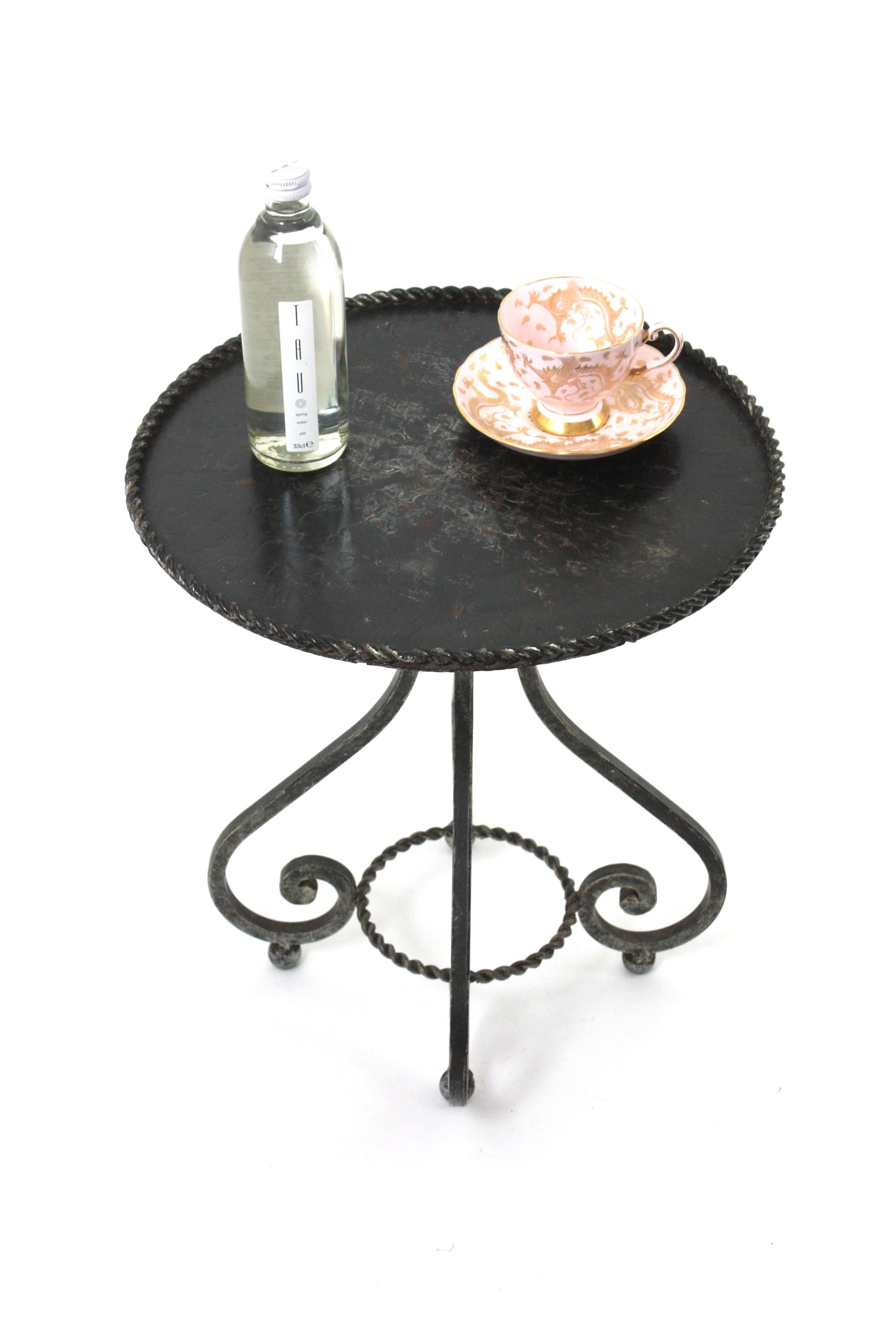 Spanish Gueridon Drinks Occassional Low Side Table in Wrought Iron For Sale 8