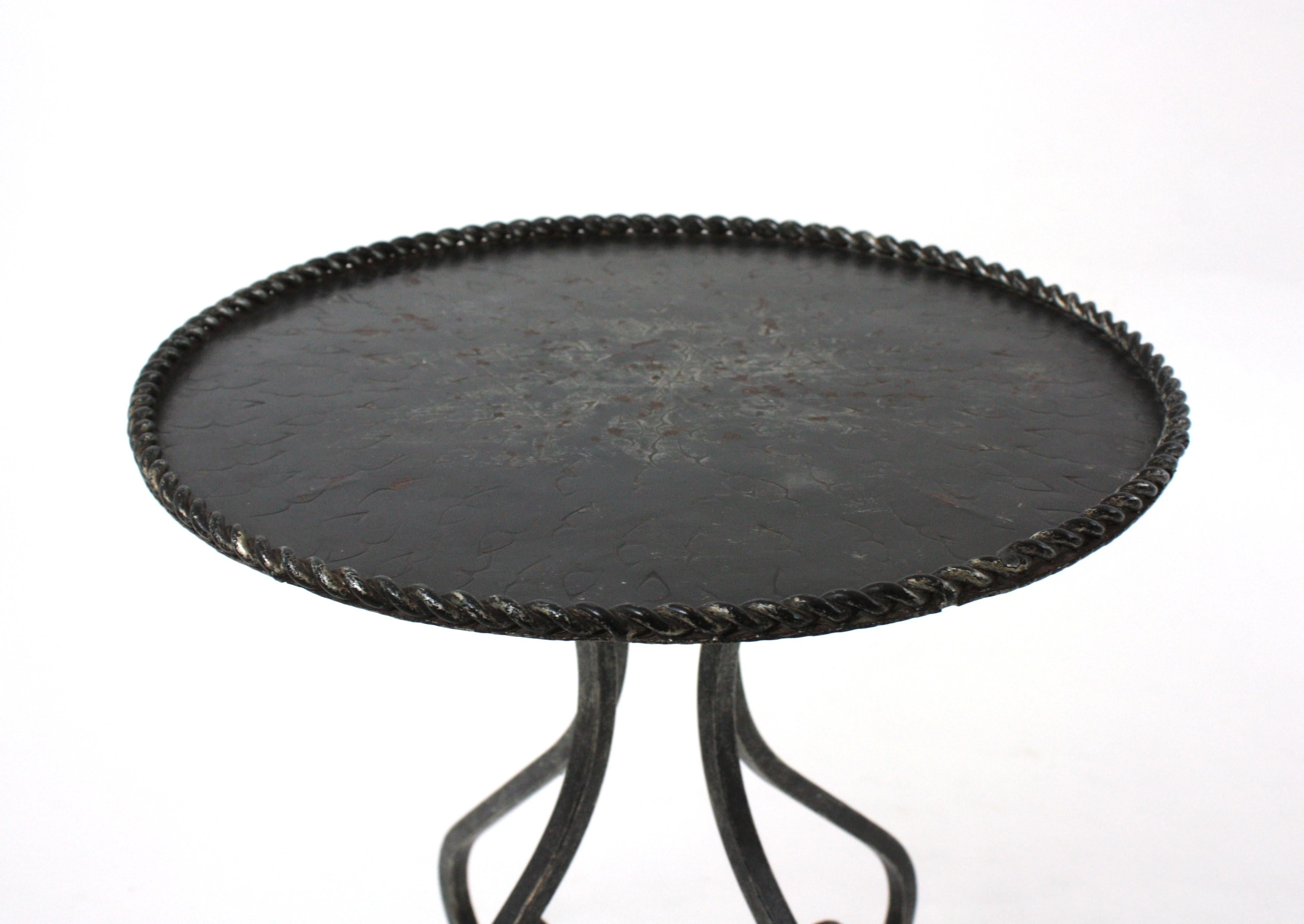 Spanish Gueridon Drinks Occassional Low Side Table in Wrought Iron For Sale 2