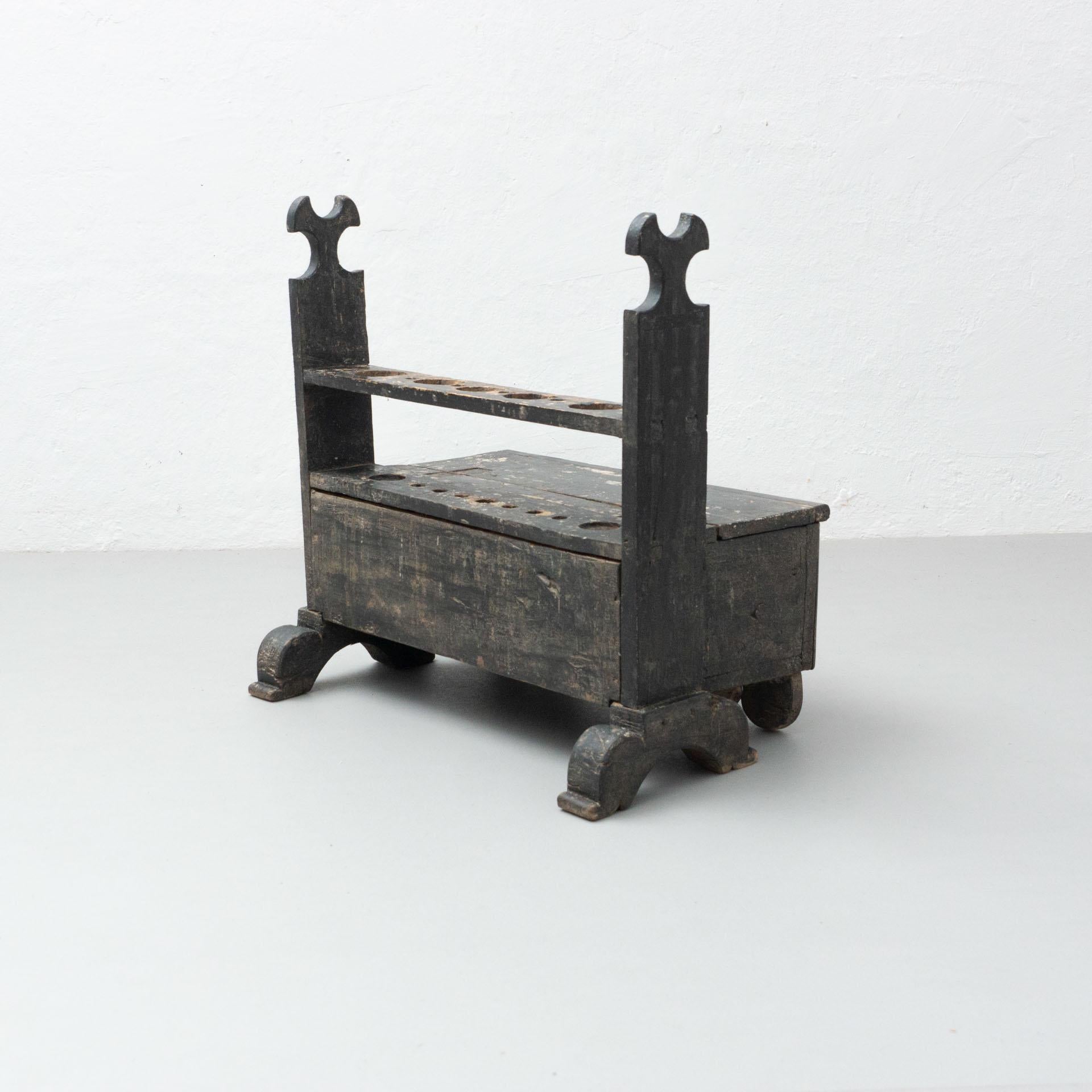 Spanish 'Hachero' Traditional Ancient Stained Wood Candleholder, circa 1933 In Good Condition In Barcelona, Barcelona