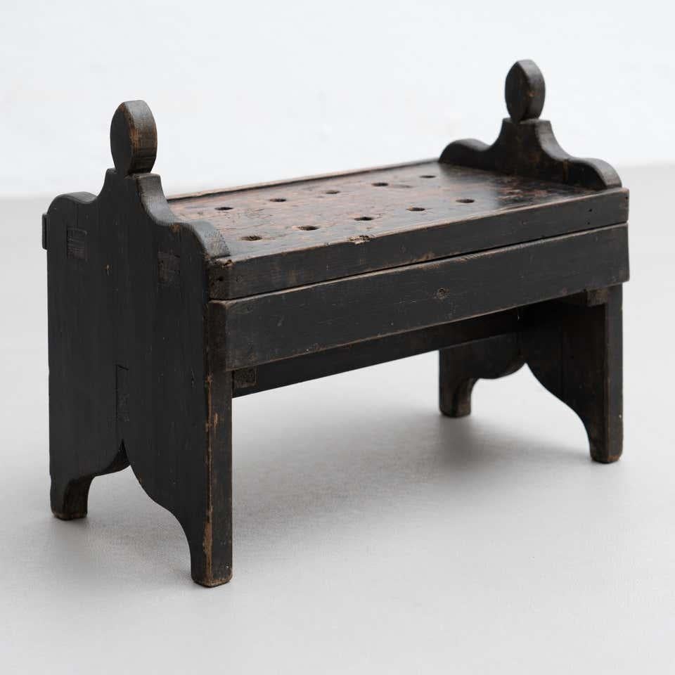 Mid-20th Century Spanish 'Hachero' Traditional Ancient Stained Wood Candleholder, circa 1930 For Sale