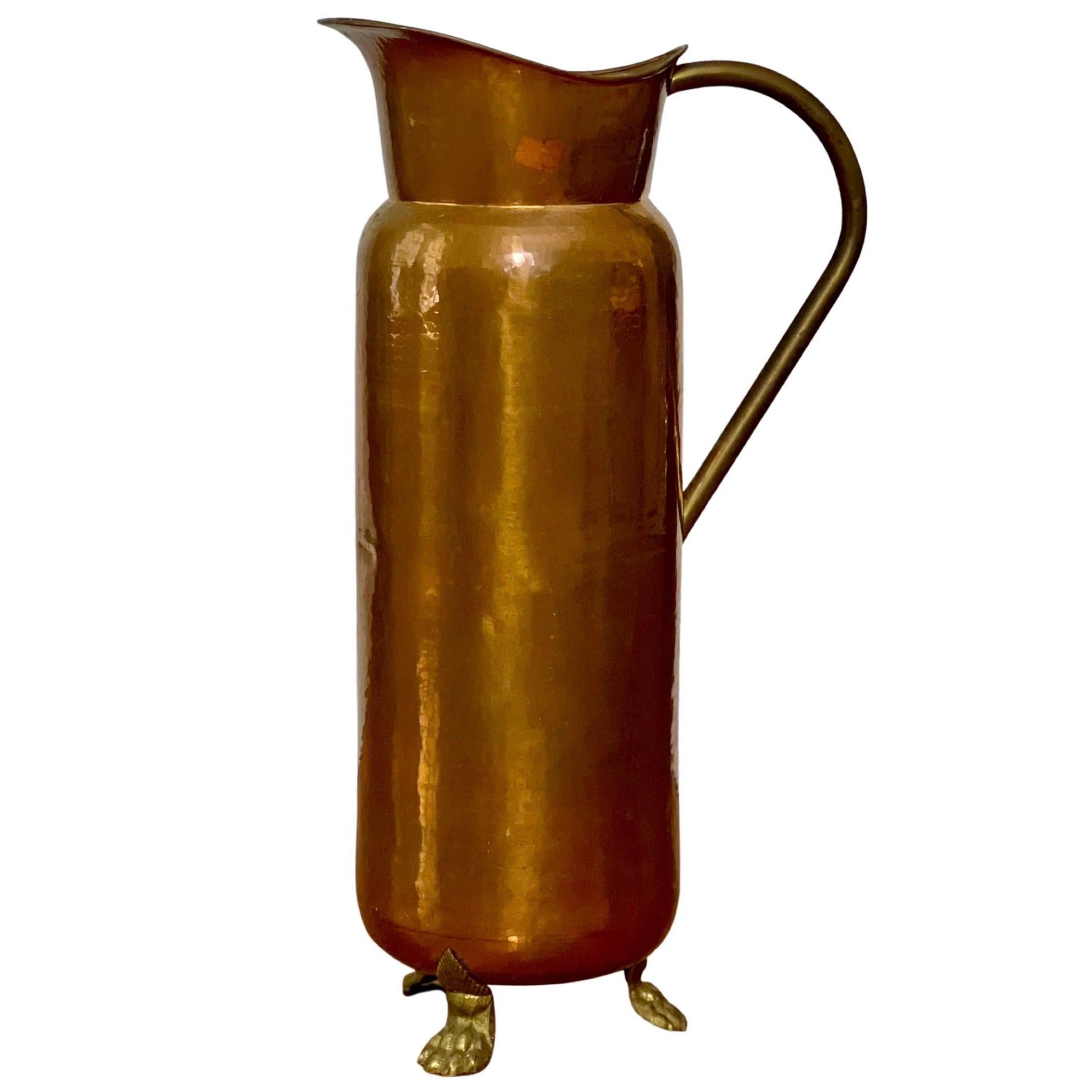 Portaombrelli spagnolo in rame e ottone martellato a coda di rondine con piedini The Claw in vendita