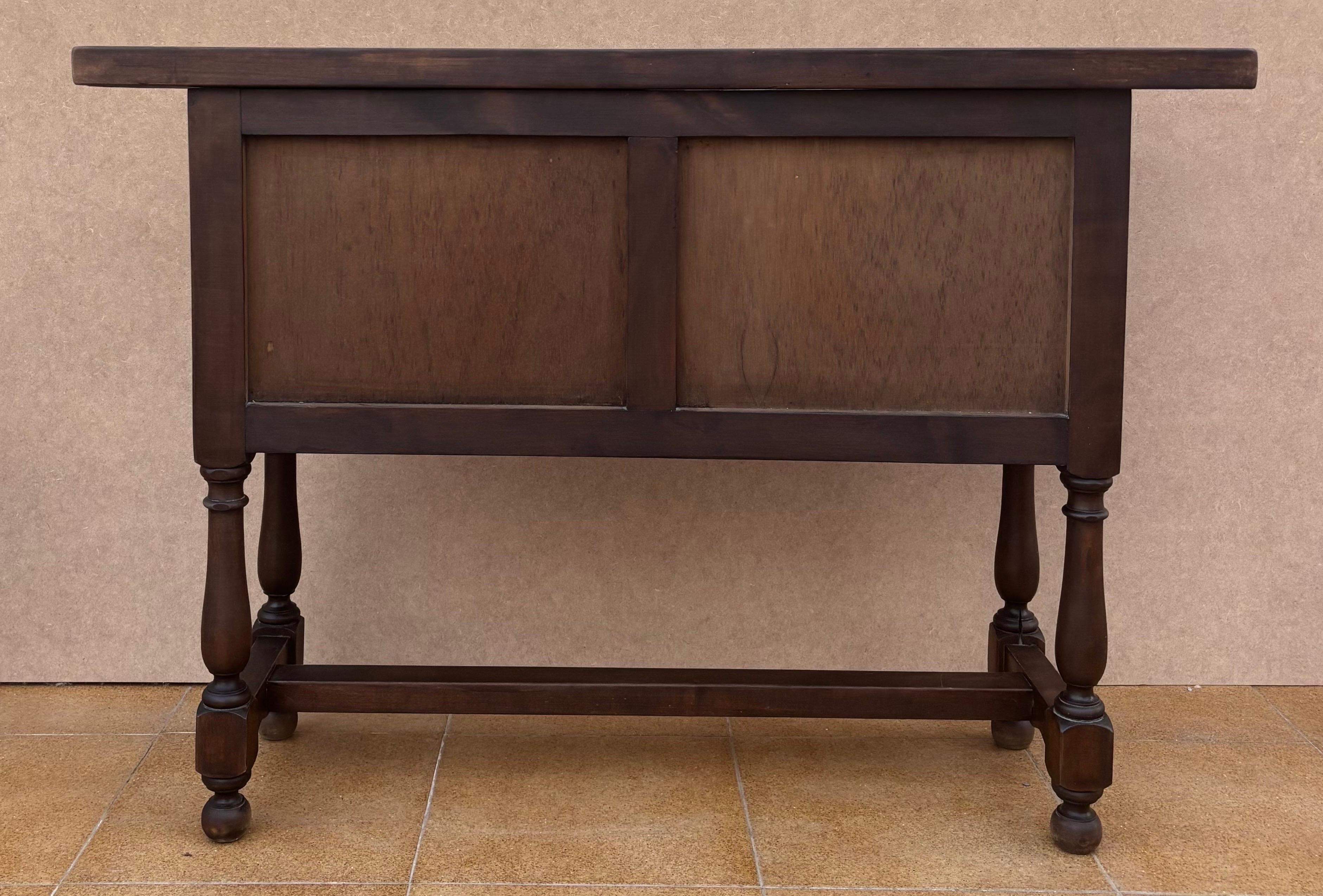 Spanish Hand Carved Console With Two Drawers, 1920s en venta 2
