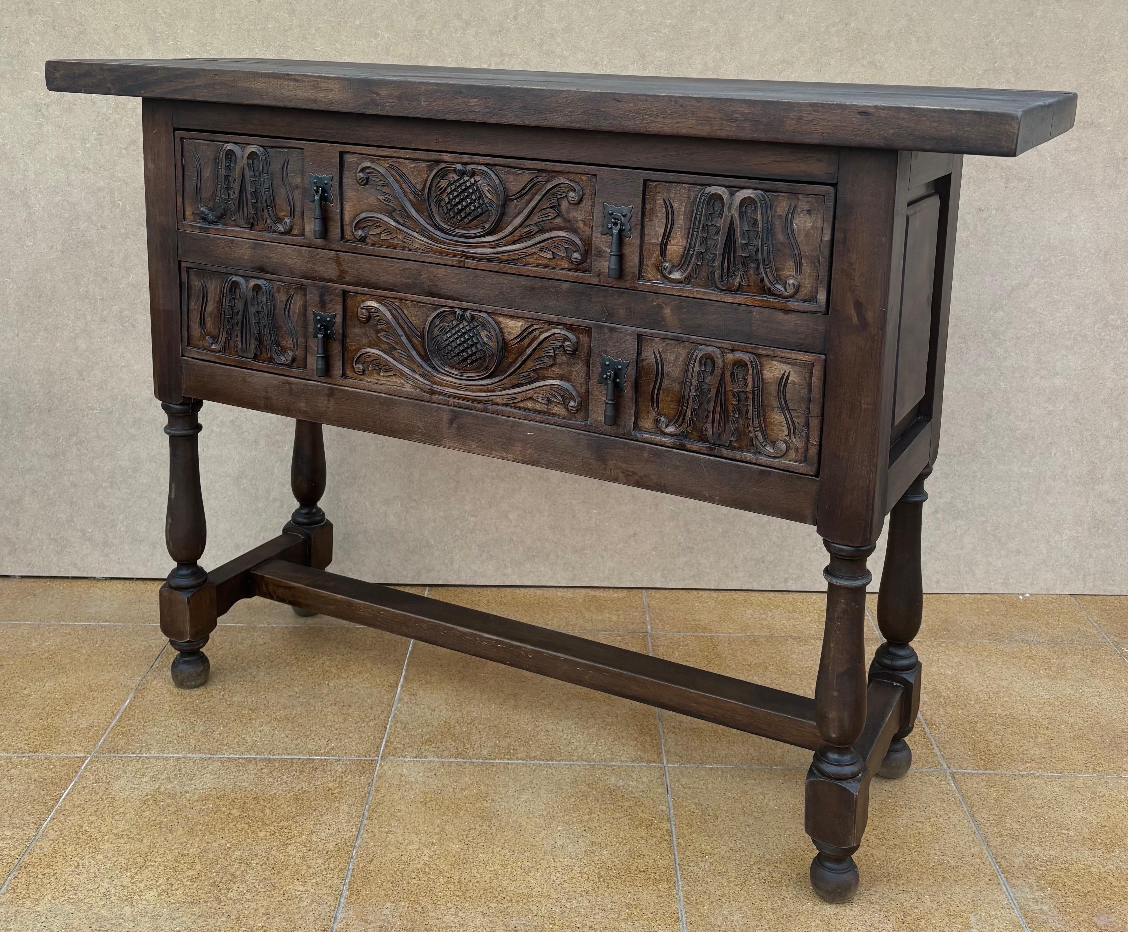 Spanish Hand Carved Console With Two Drawers, 1920s Renacimiento renacentista en venta