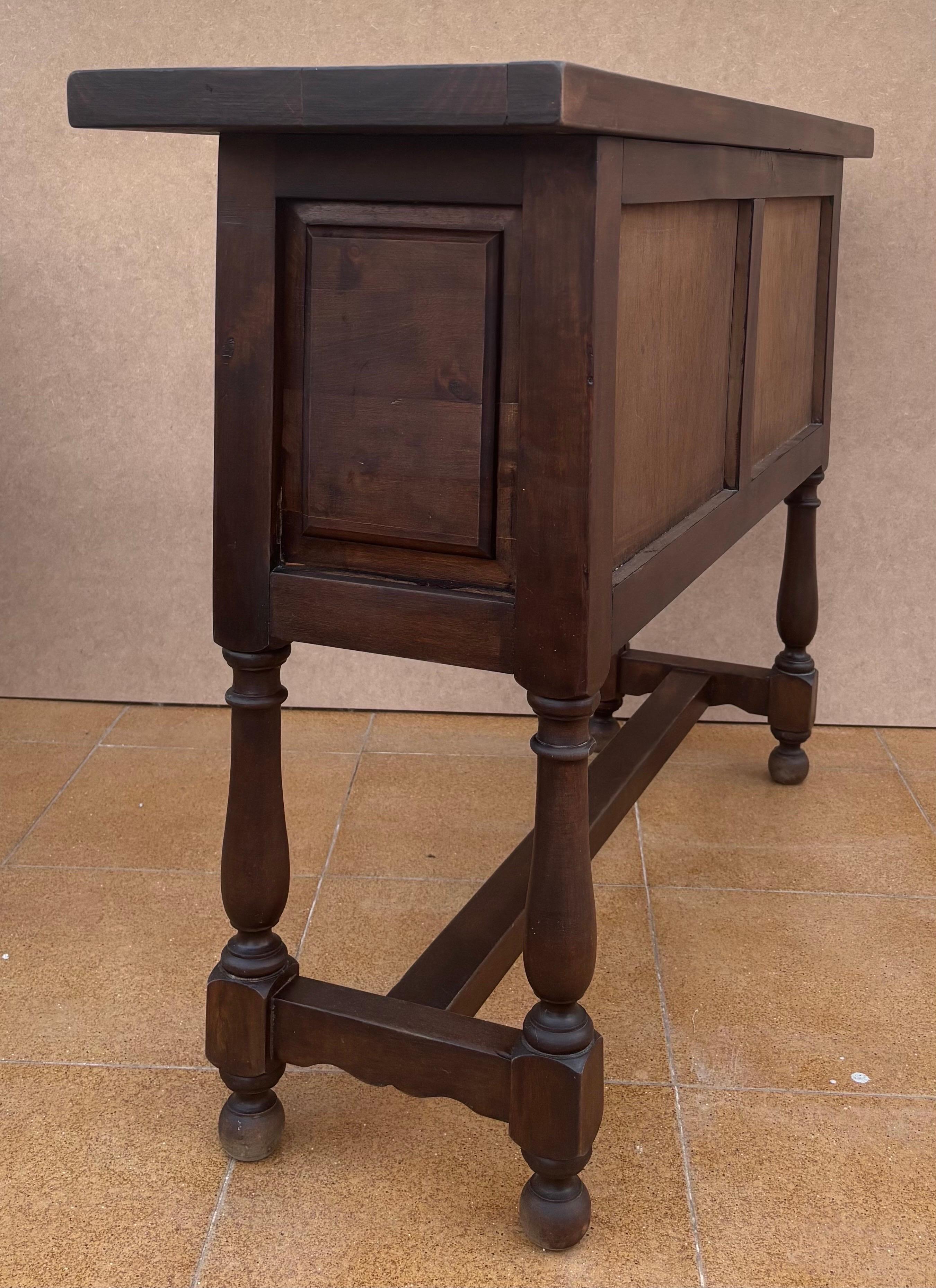 Spanish Hand Carved Console With Two Drawers, 1920s en venta 1