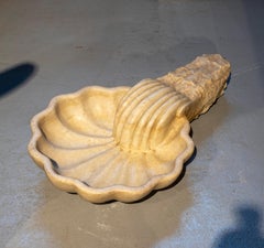 Lavabo spagnolo in marmo intagliato a mano con forma di conchiglia