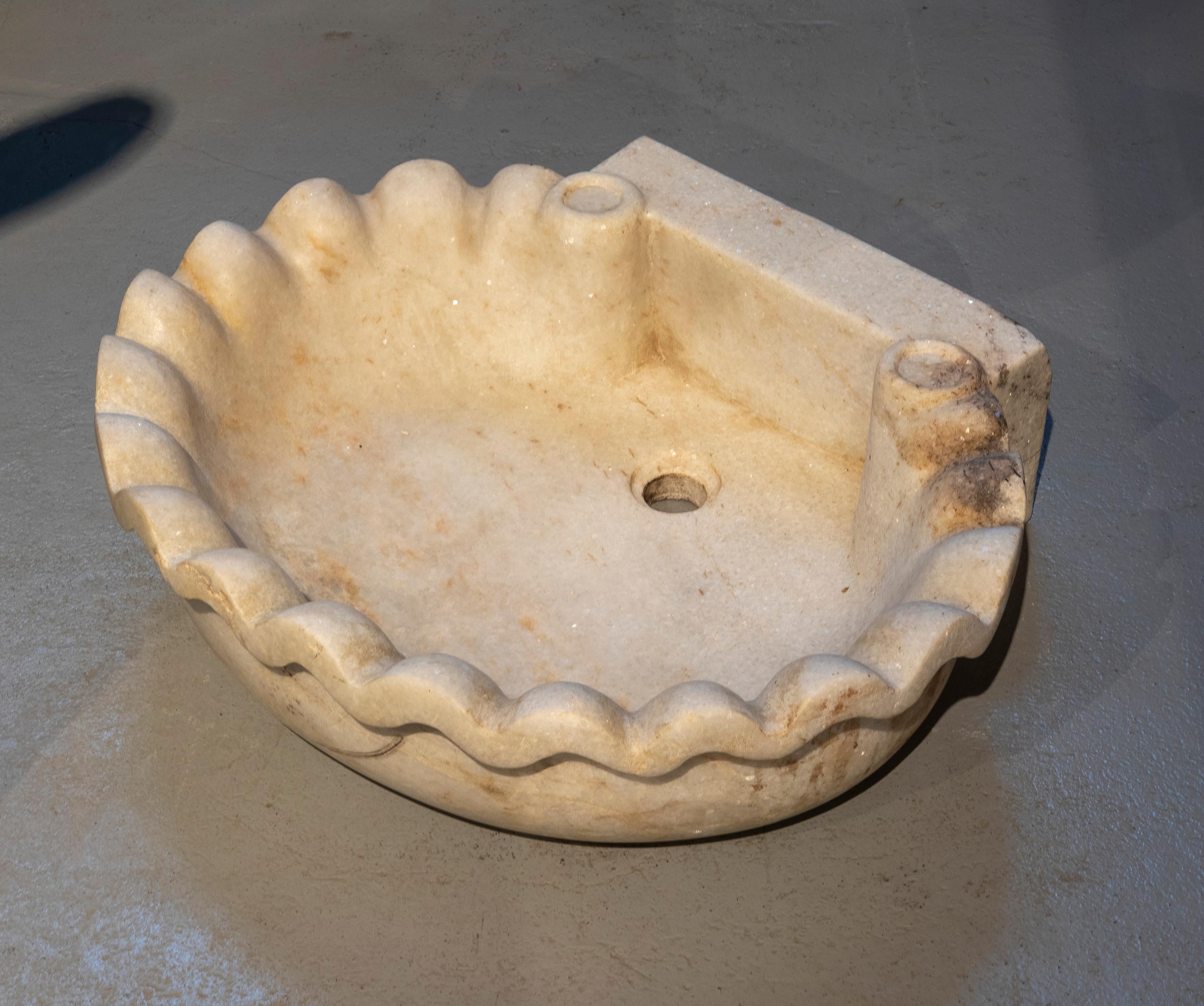 20th Century Spanish Hand-Carved Marble Washbasin with Shell Shape