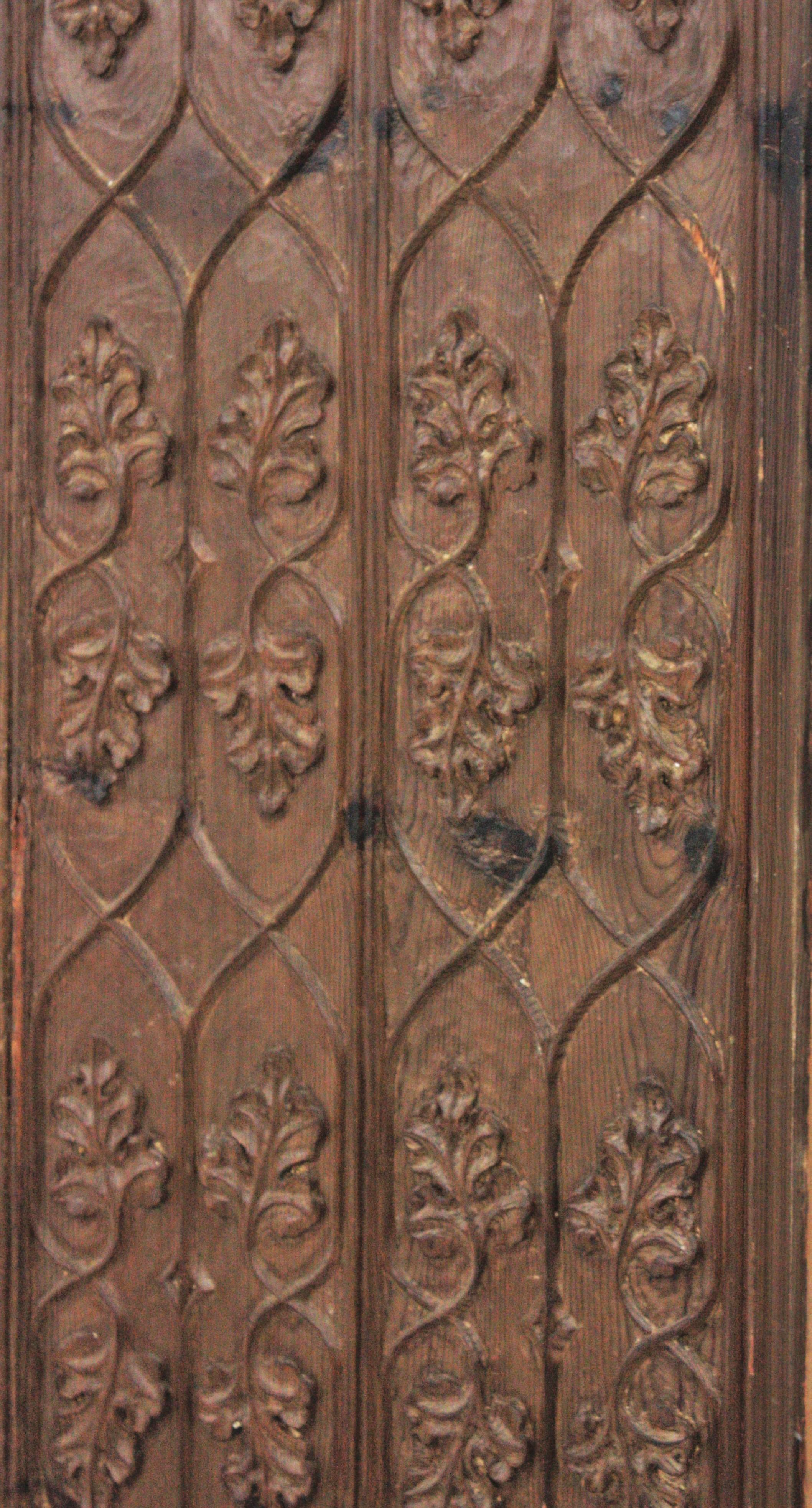 Spanish Hand-Carved Walnut Wood Decorative Wall Panel with Foliage Motifs For Sale 7