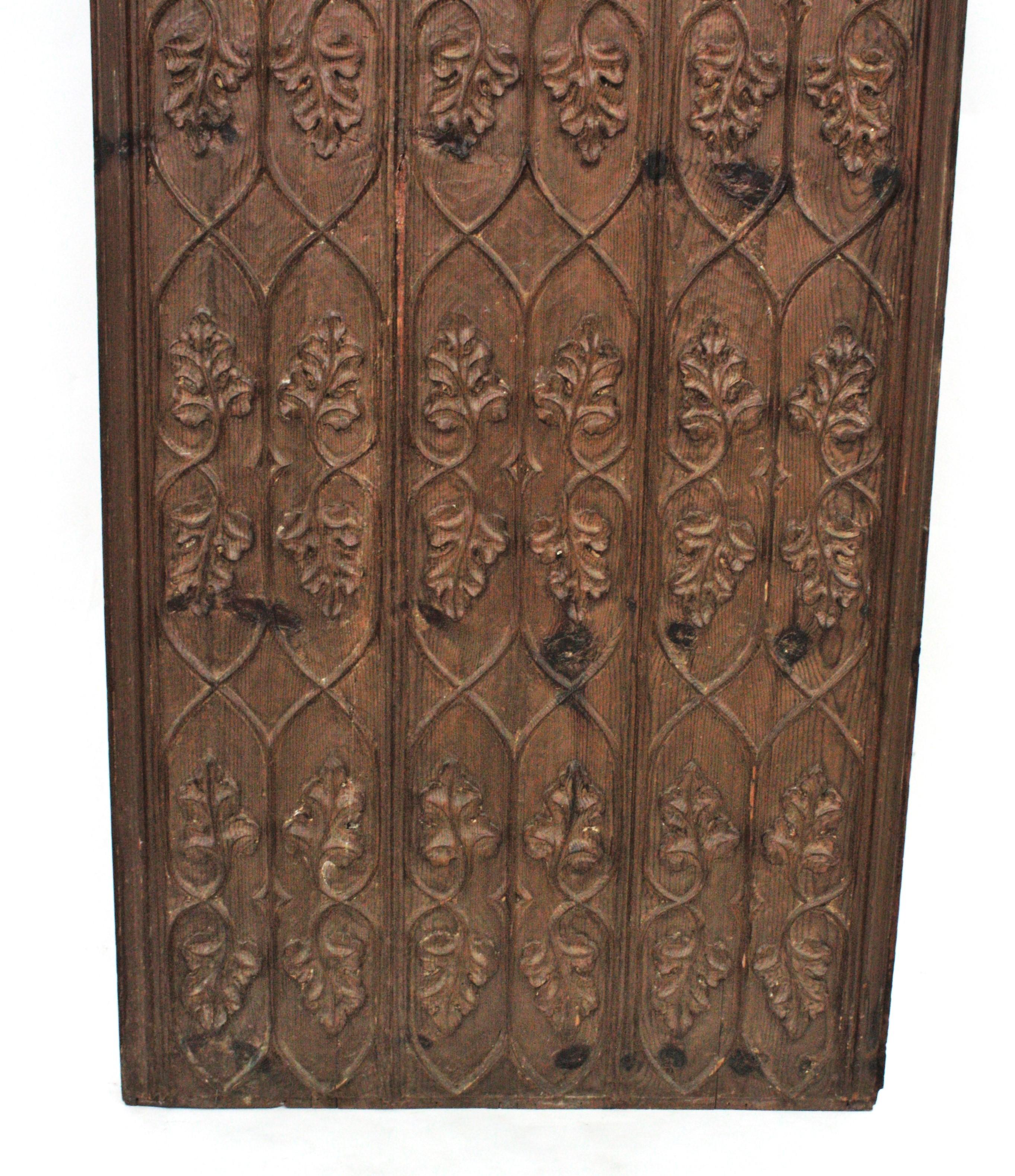Spanish Hand-Carved Walnut Wood Decorative Wall Panel with Foliage Motifs For Sale 1