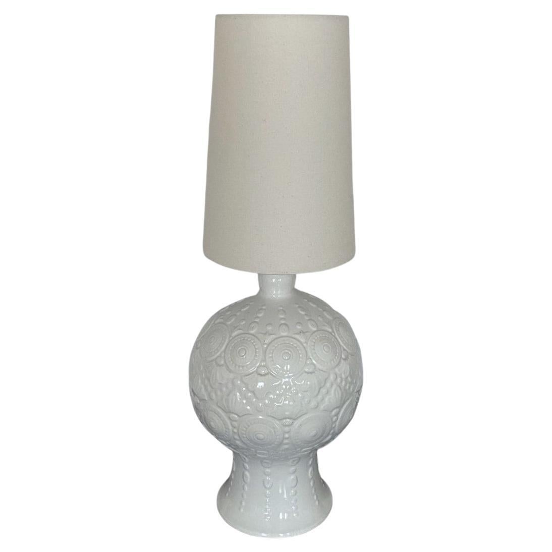 Spanish Hand-Crafted Glazed Ceramic Table Lamp White Textured Relief, 1970s  For Sale