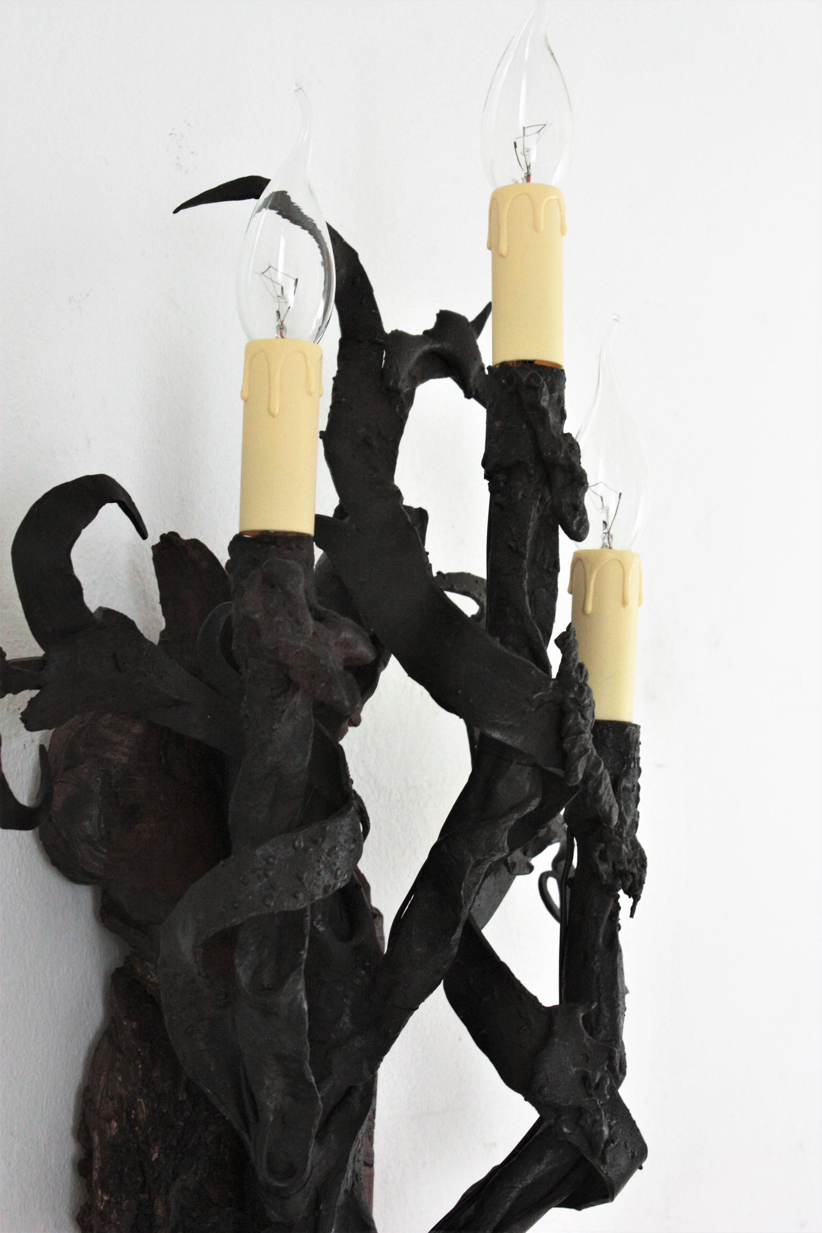Spanish Hand Forged Iron and Wood Medieval Inspired Torch Wall Sconce In Good Condition For Sale In Barcelona, ES