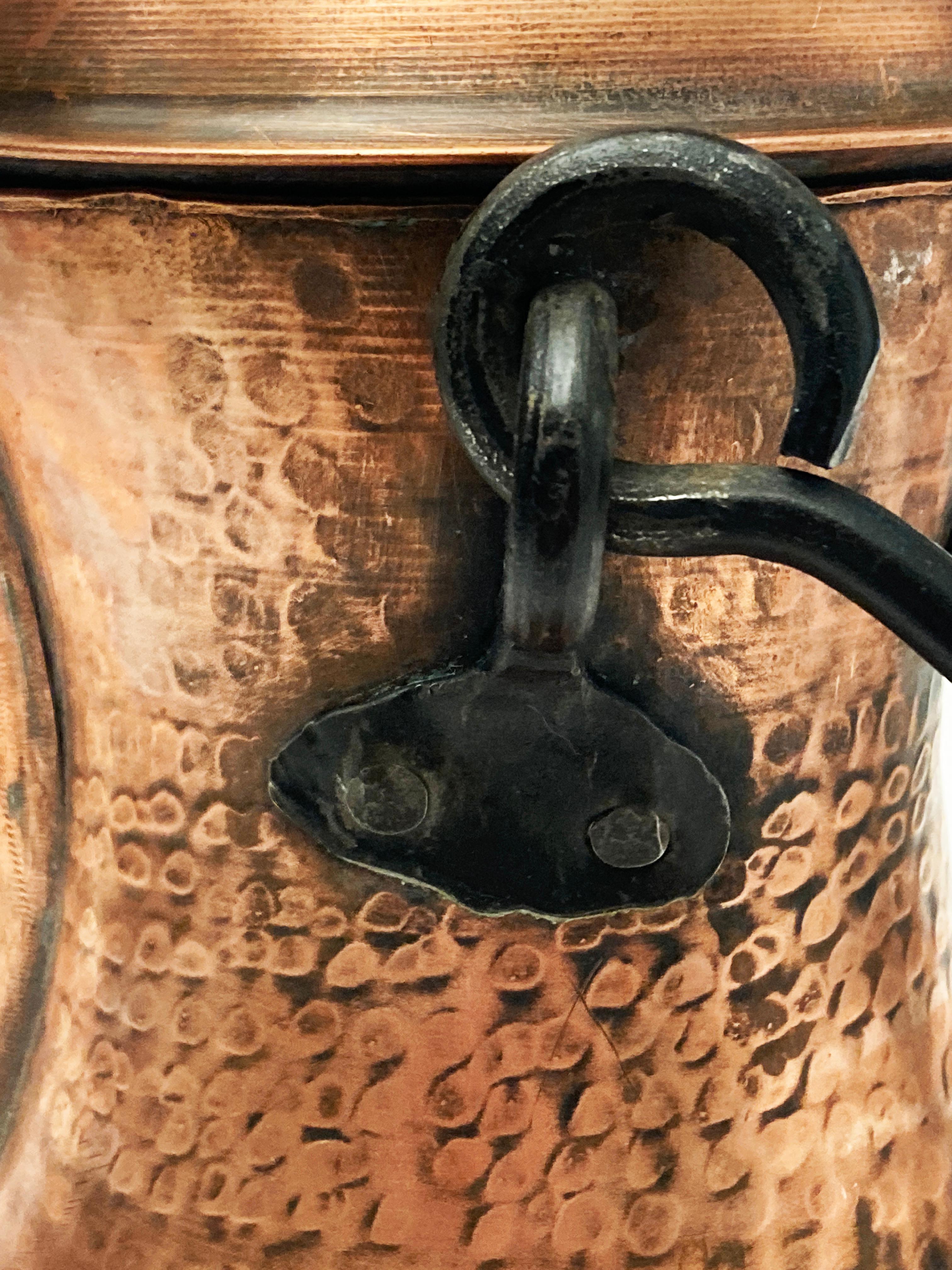 Spanish Hand-hammered Copper Water Pot with 2 Wrought Iron Handles In Good Condition For Sale In Louisville, KY