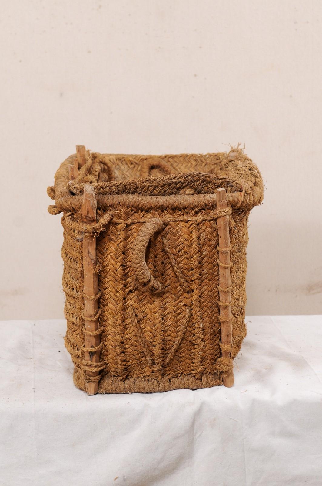 Hand-Woven Spanish Handwoven Basket with Lid, Trapezoidal Shaped Body and Natural Fibers For Sale