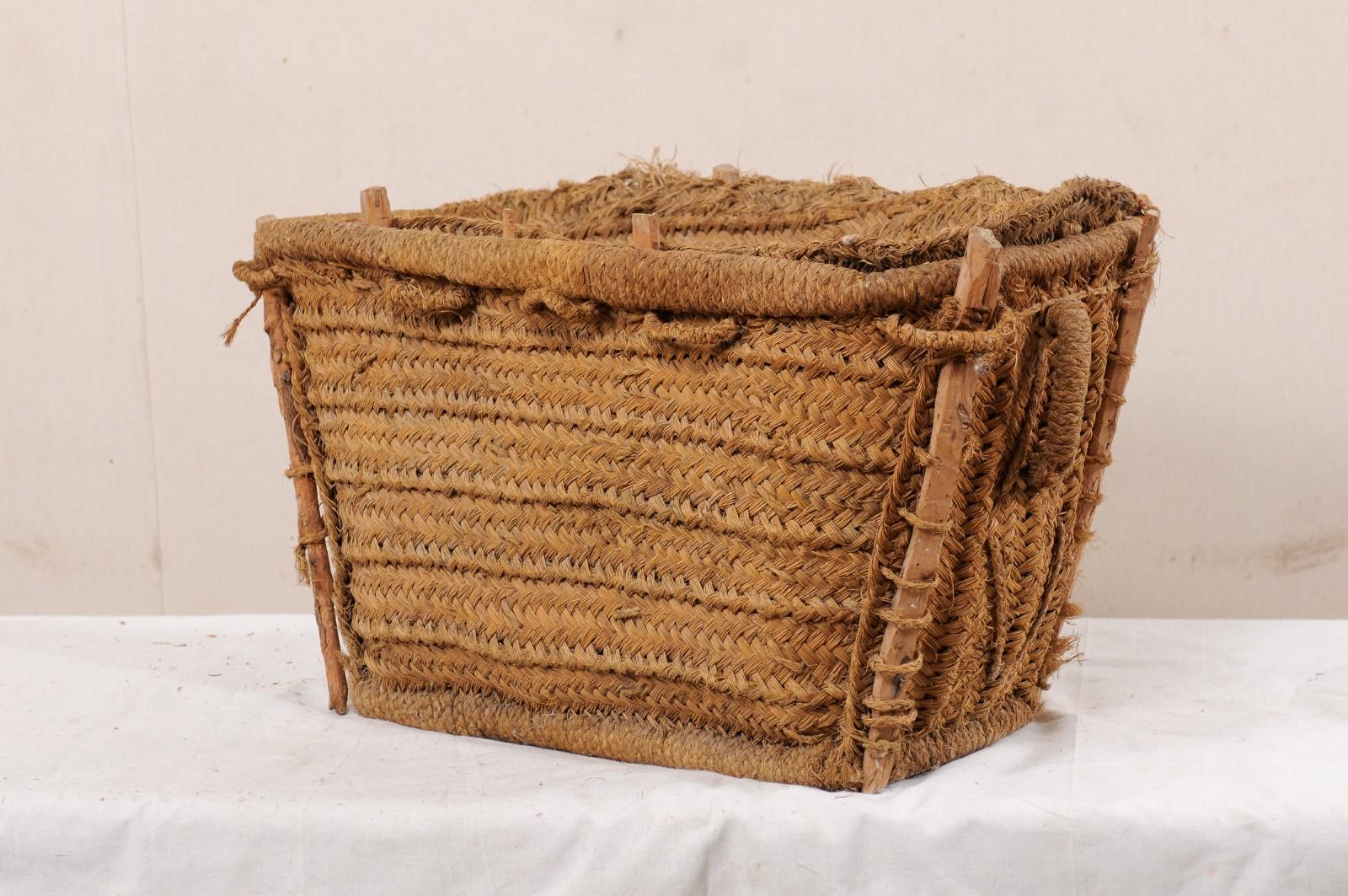 Spanish Handwoven Basket with Lid, Trapezoidal Shaped Body and Natural Fibers In Good Condition For Sale In Atlanta, GA