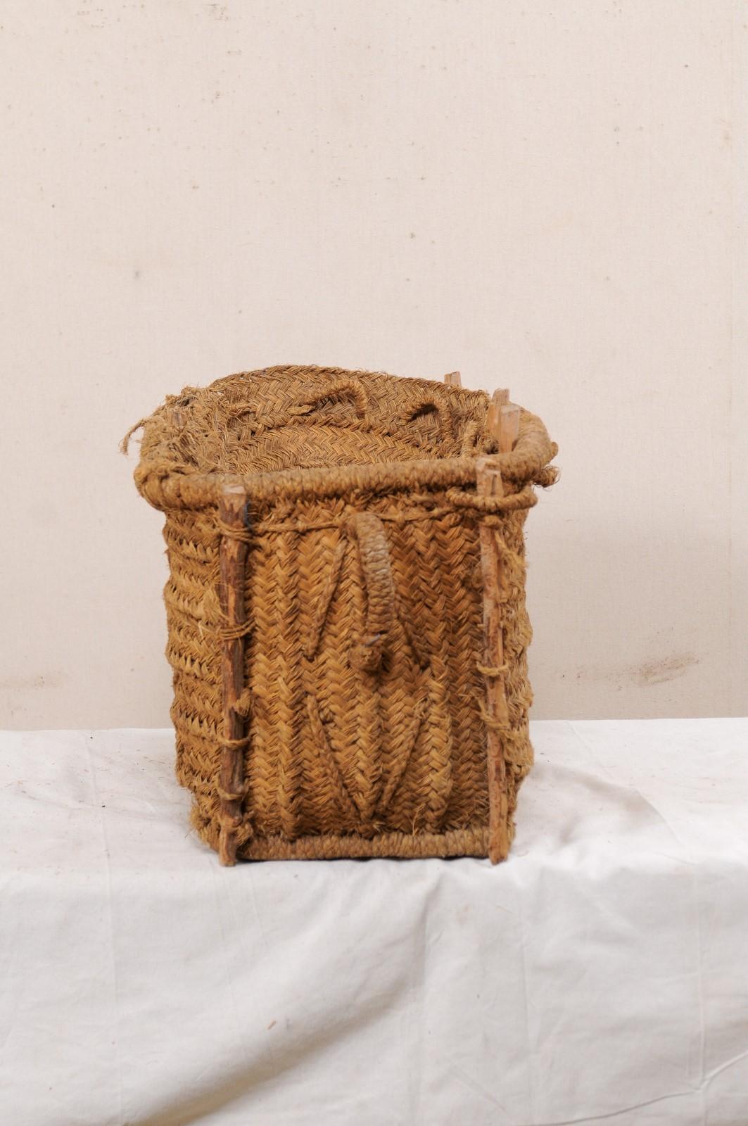 Spanish Handwoven Basket with Lid, Trapezoidal Shaped Body and Natural Fibers For Sale 1