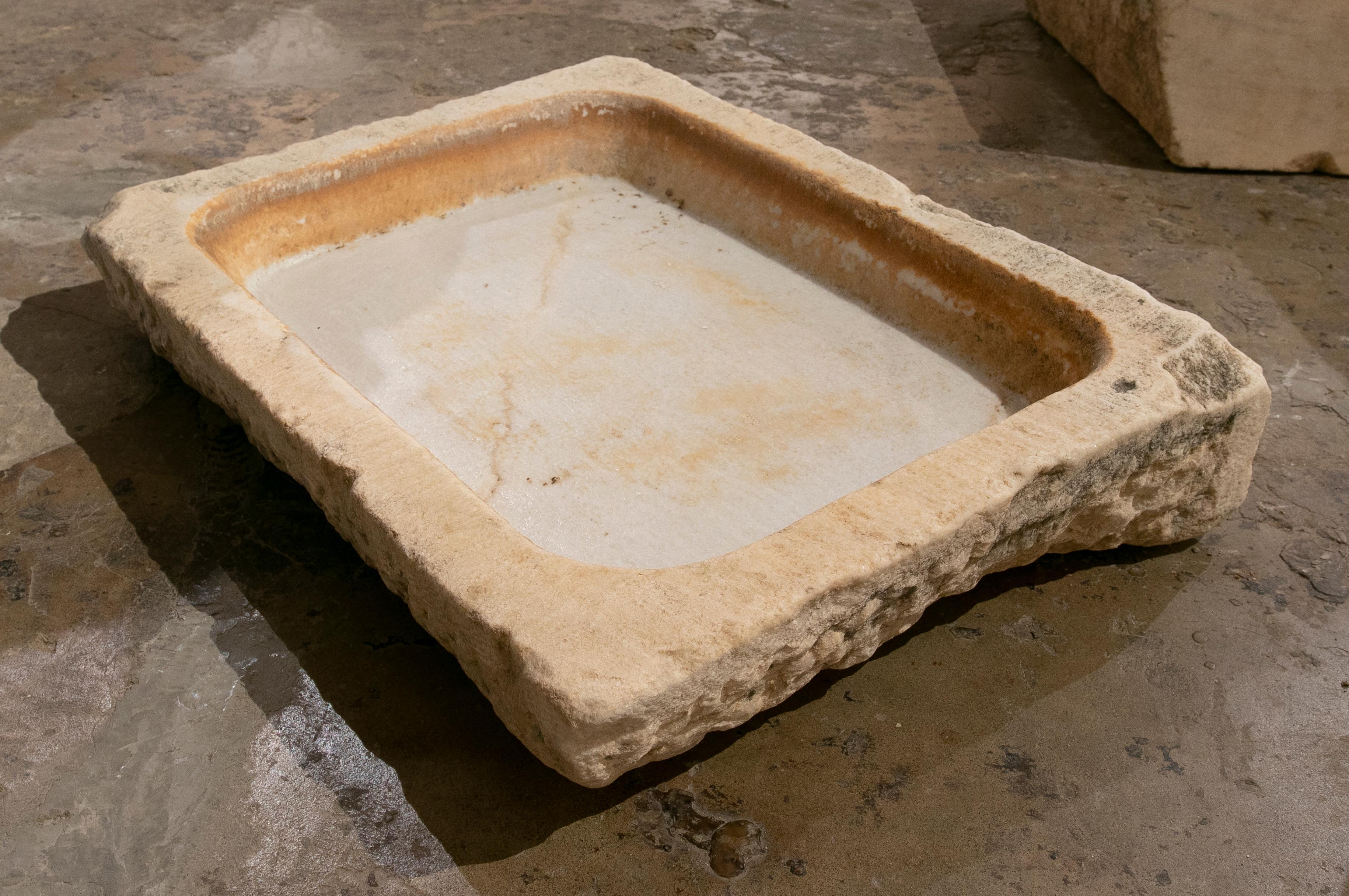 Spanish Handcarved Marble Washbasin from the XIX Century 2