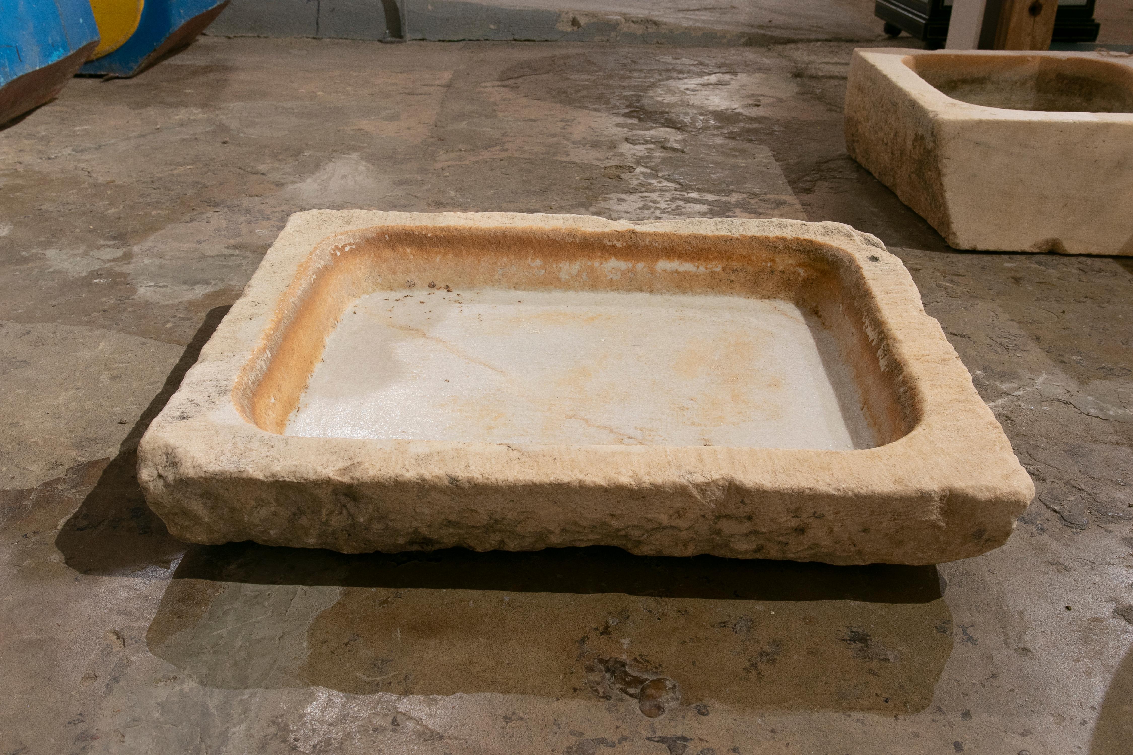 Spanish Handcarved Marble Washbasin from the XIX Century 3