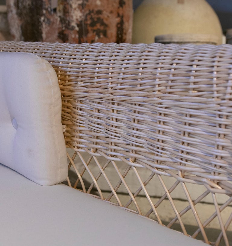 Chaise longue espagnole en osier faite à la main avec tissu d