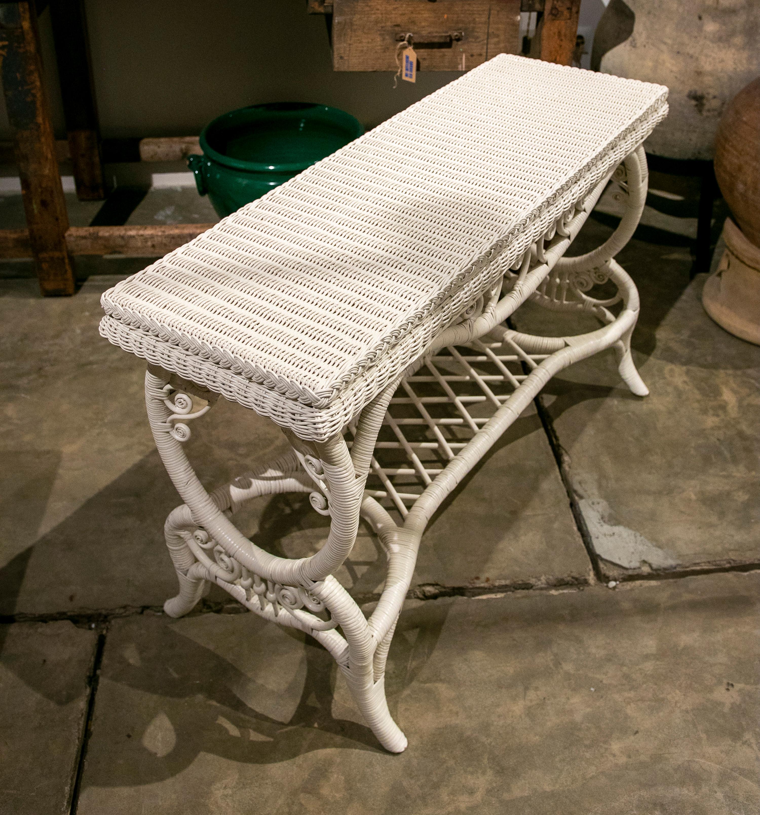 Spanish Handmade Wicker Console Lacquered in White Colour For Sale 1
