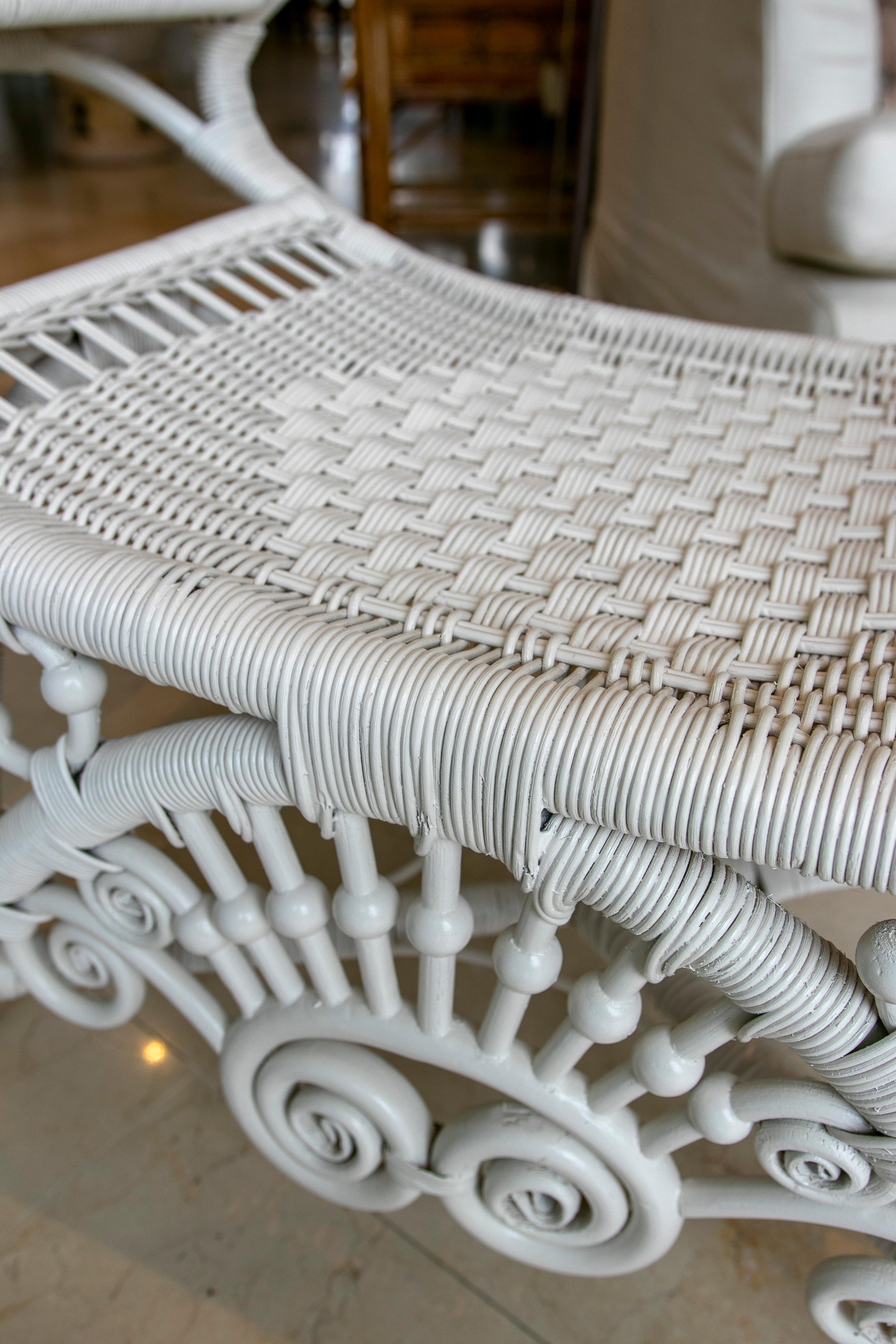 Spanish Handmade Wicker Stool Lacquered in White Colour For Sale 10