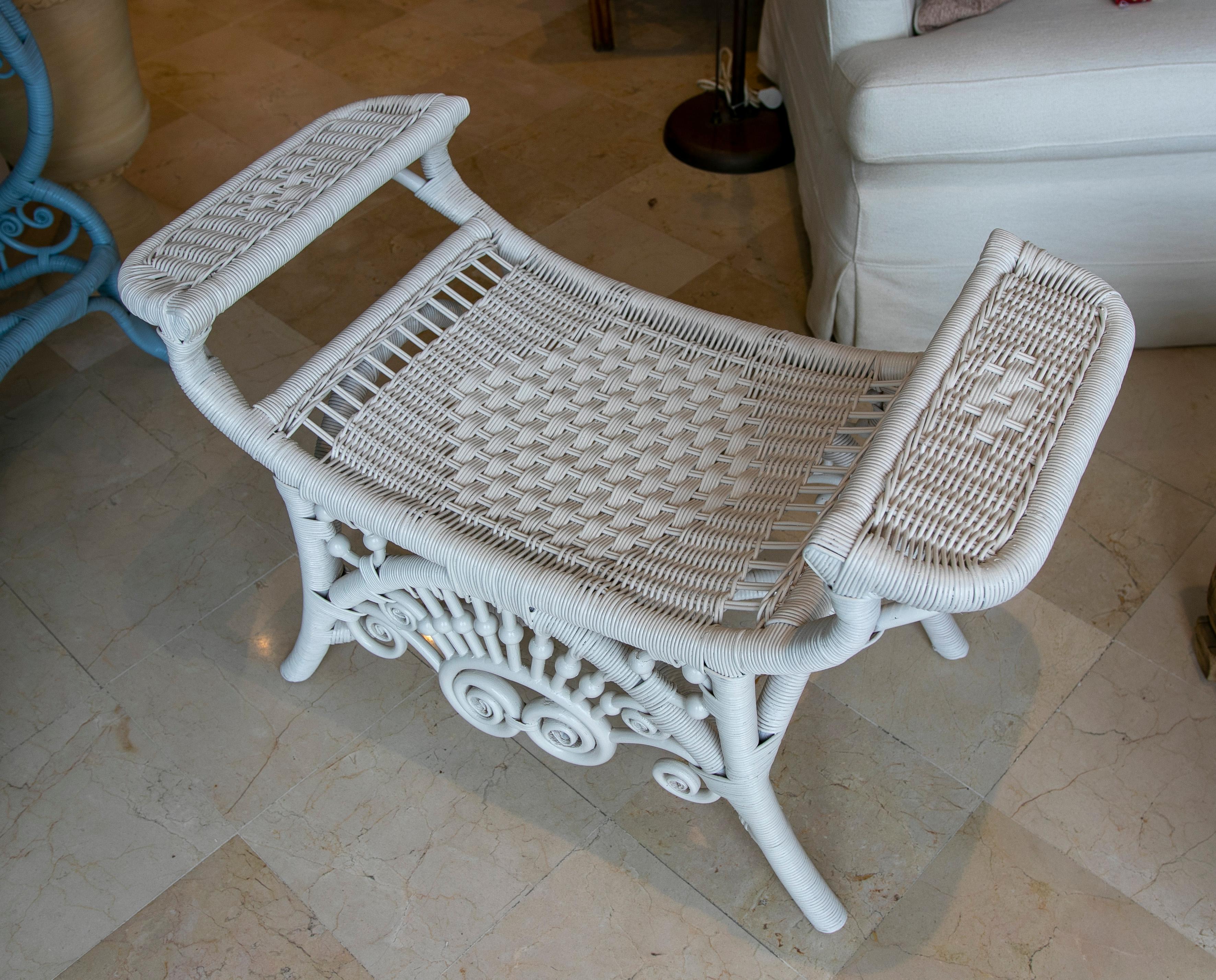Spanish Handmade Wicker Stool Lacquered in White Colour For Sale 1