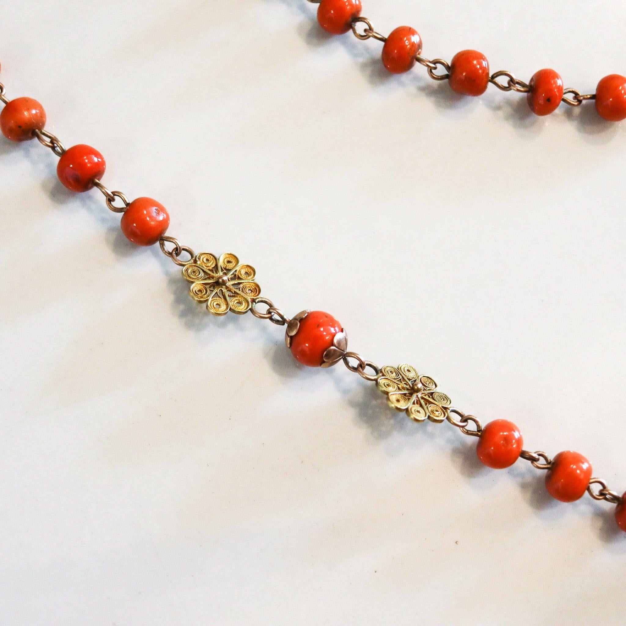 SPANISH-IBERIAN 1780 Coral Rosary In 18Kt Gold With Seed Pearls From Late 18th C In Good Condition In Miami, FL