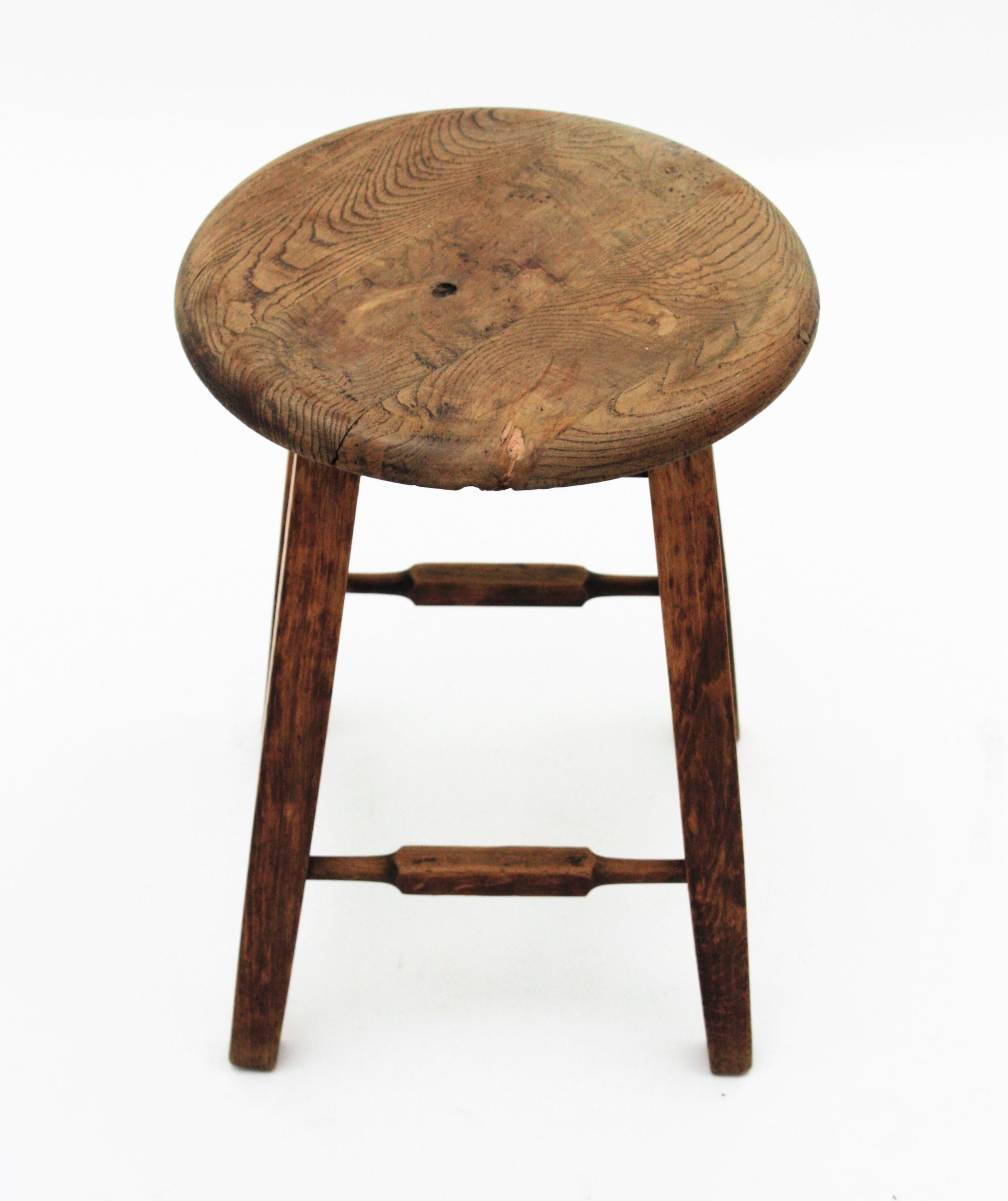 Spanish Industrial Stool in Oak Wood, 1940s In Good Condition For Sale In Barcelona, ES