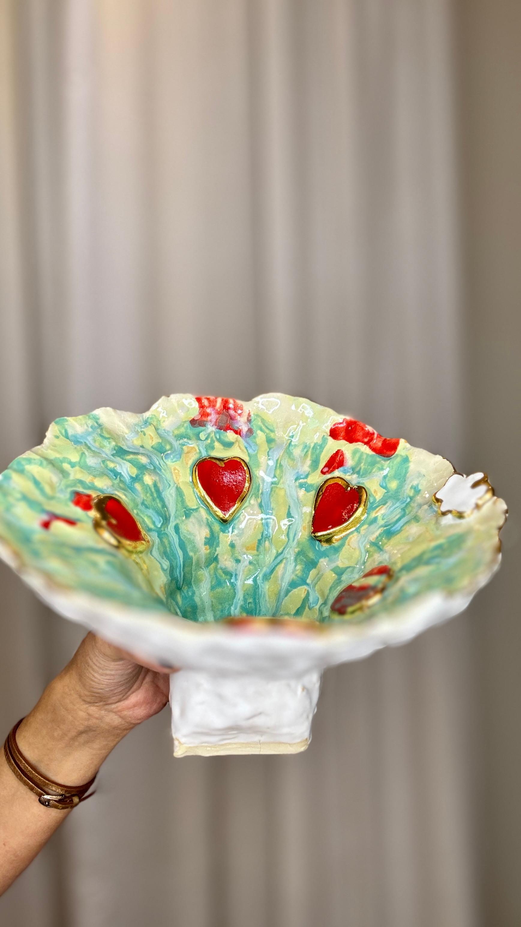 Piatto da centro tavola di ispirazione spagnola in gres bianco, rosso e verde con lustro d'oro in vendita 11