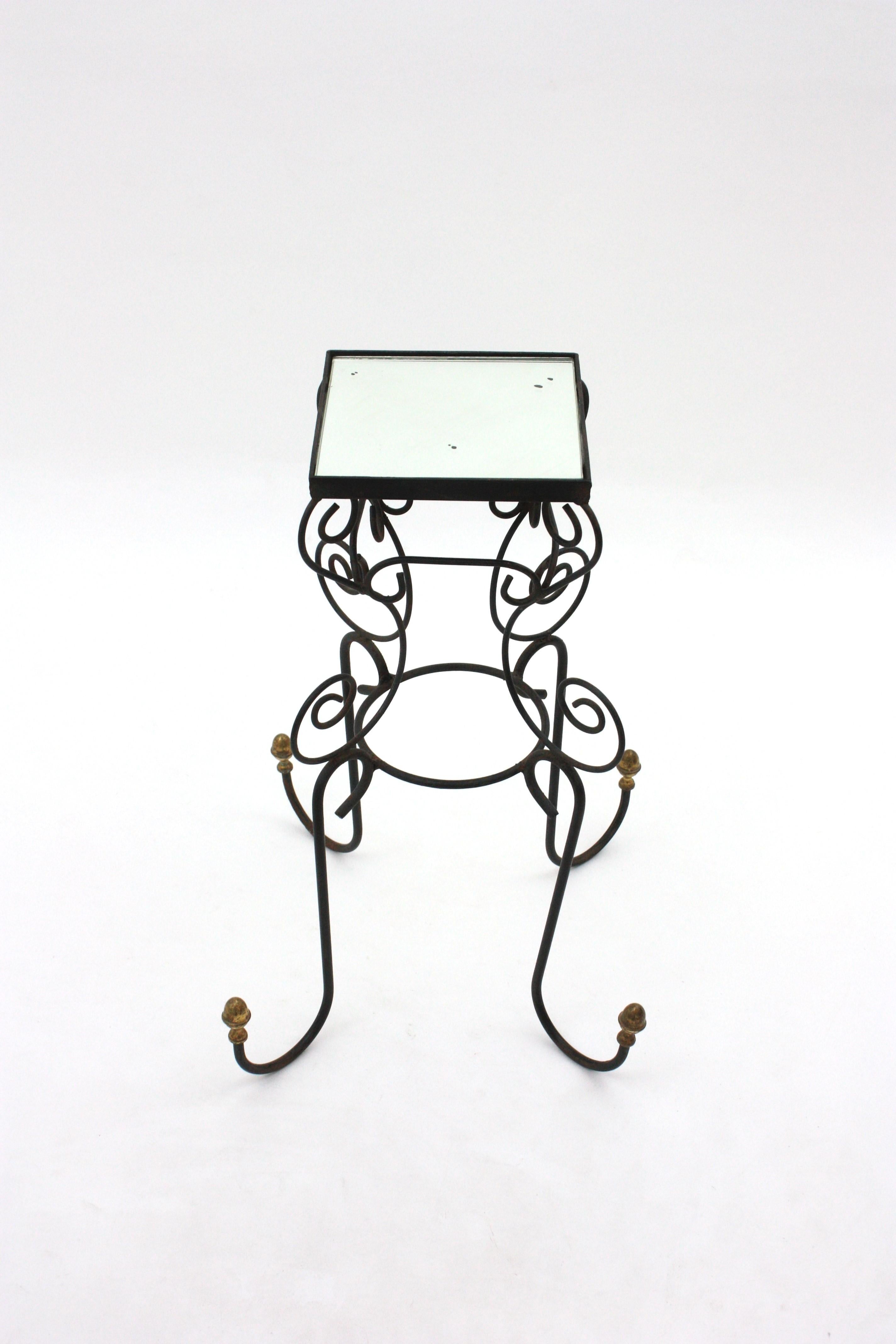 Spanish Iron and Brass Drinks Table or Side Table with Mirror Top, 1950s In Good Condition For Sale In Barcelona, ES