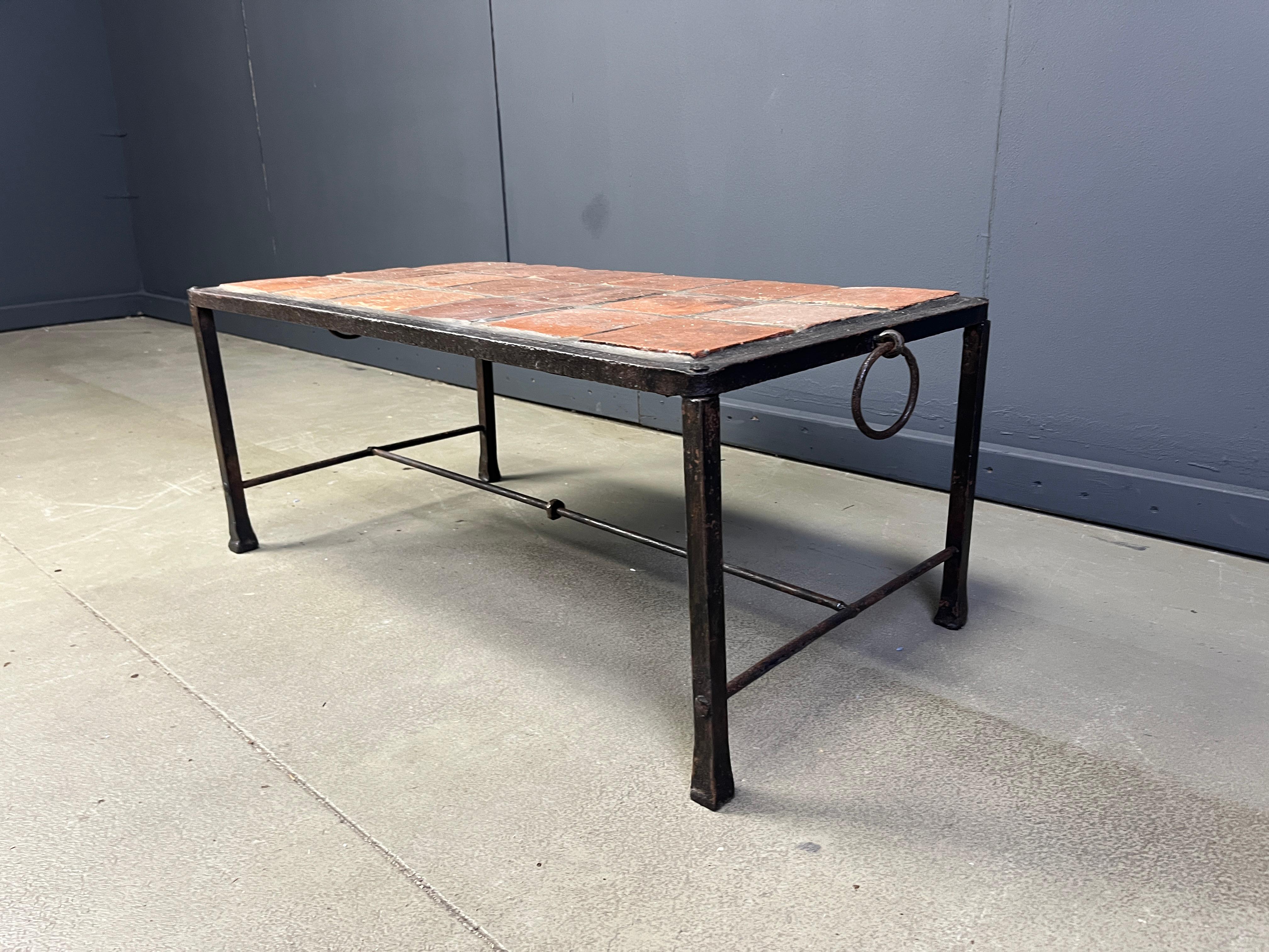 Table basse espagnole en fer et carreaux de céramique, années 1950 en vente 3