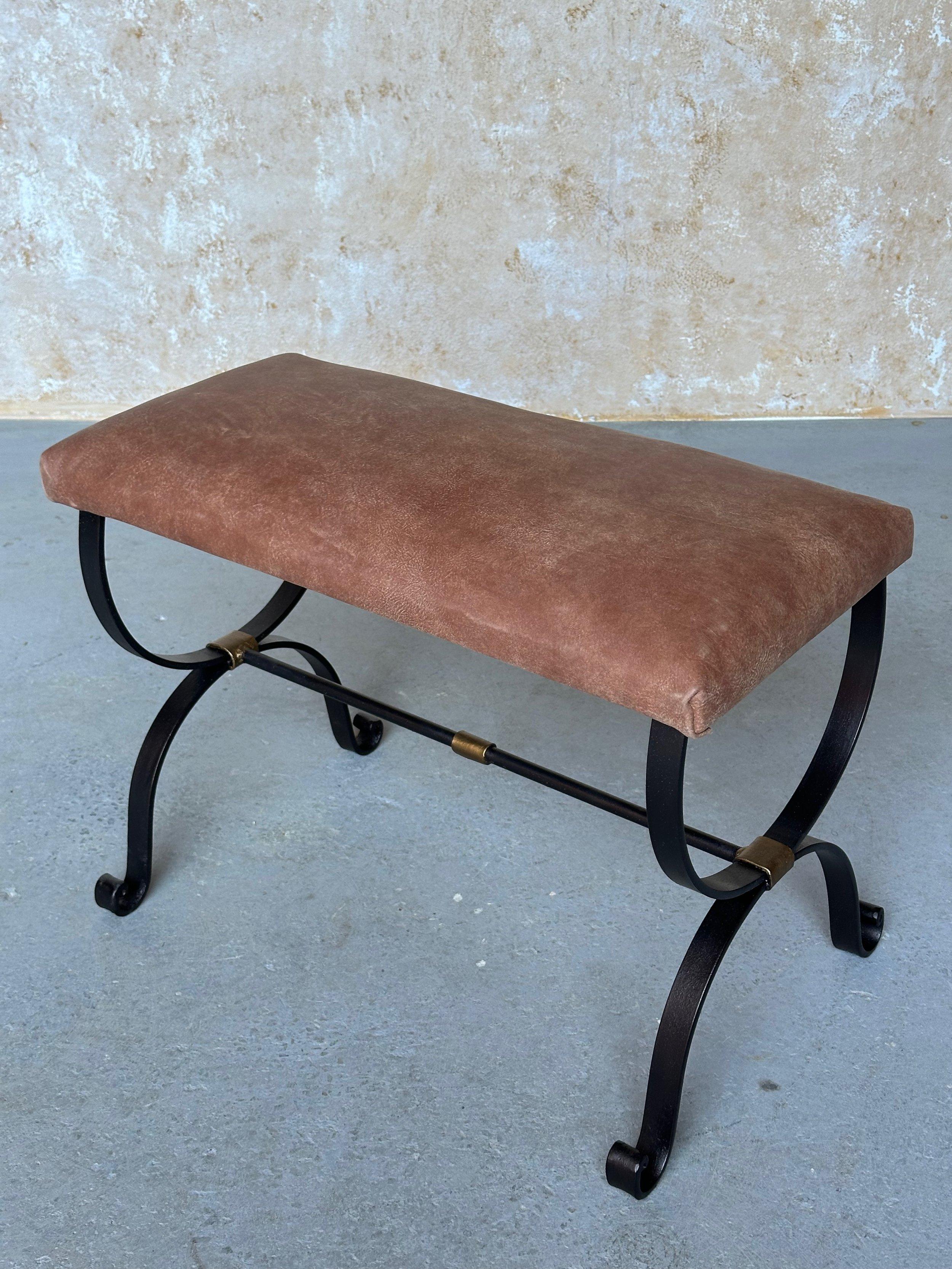Spanish Iron Bench in Brown Leather For Sale 5