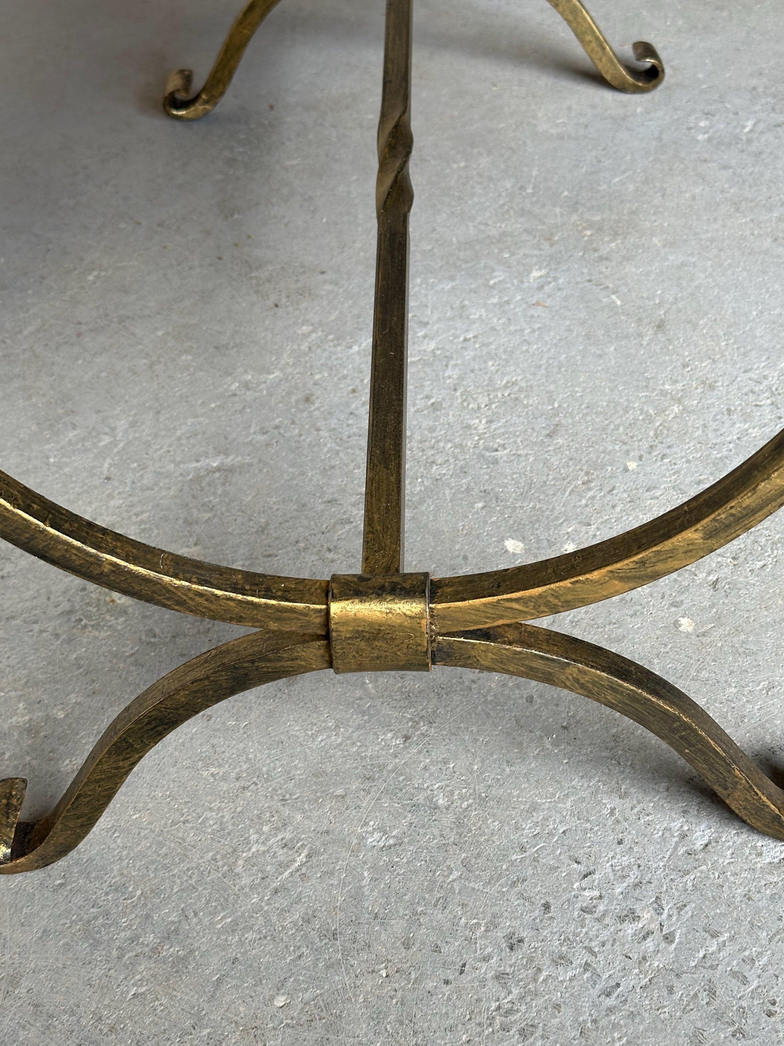Banc en fer espagnol rayé en vente 3