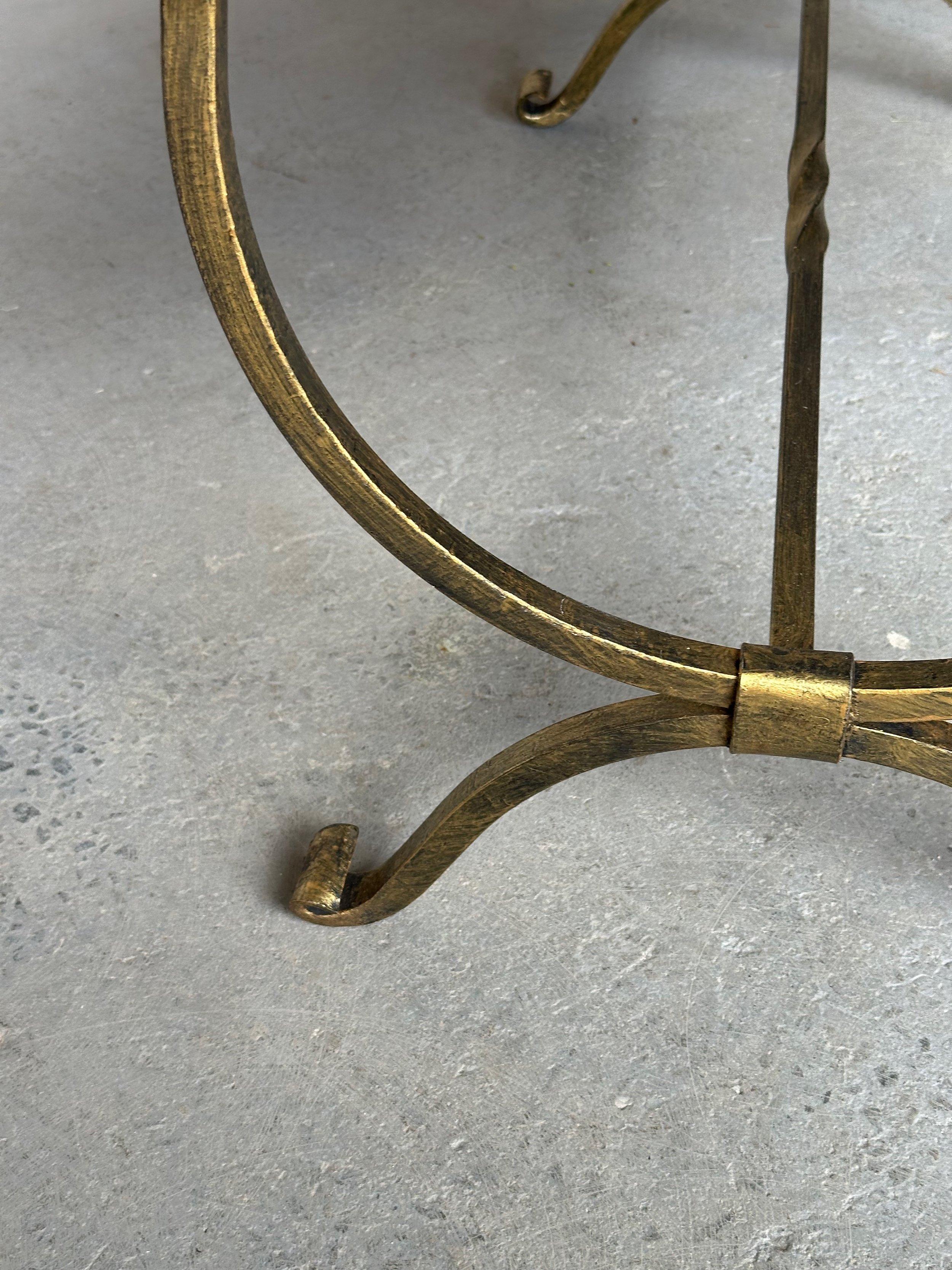 Banc en fer espagnol rayé en vente 5