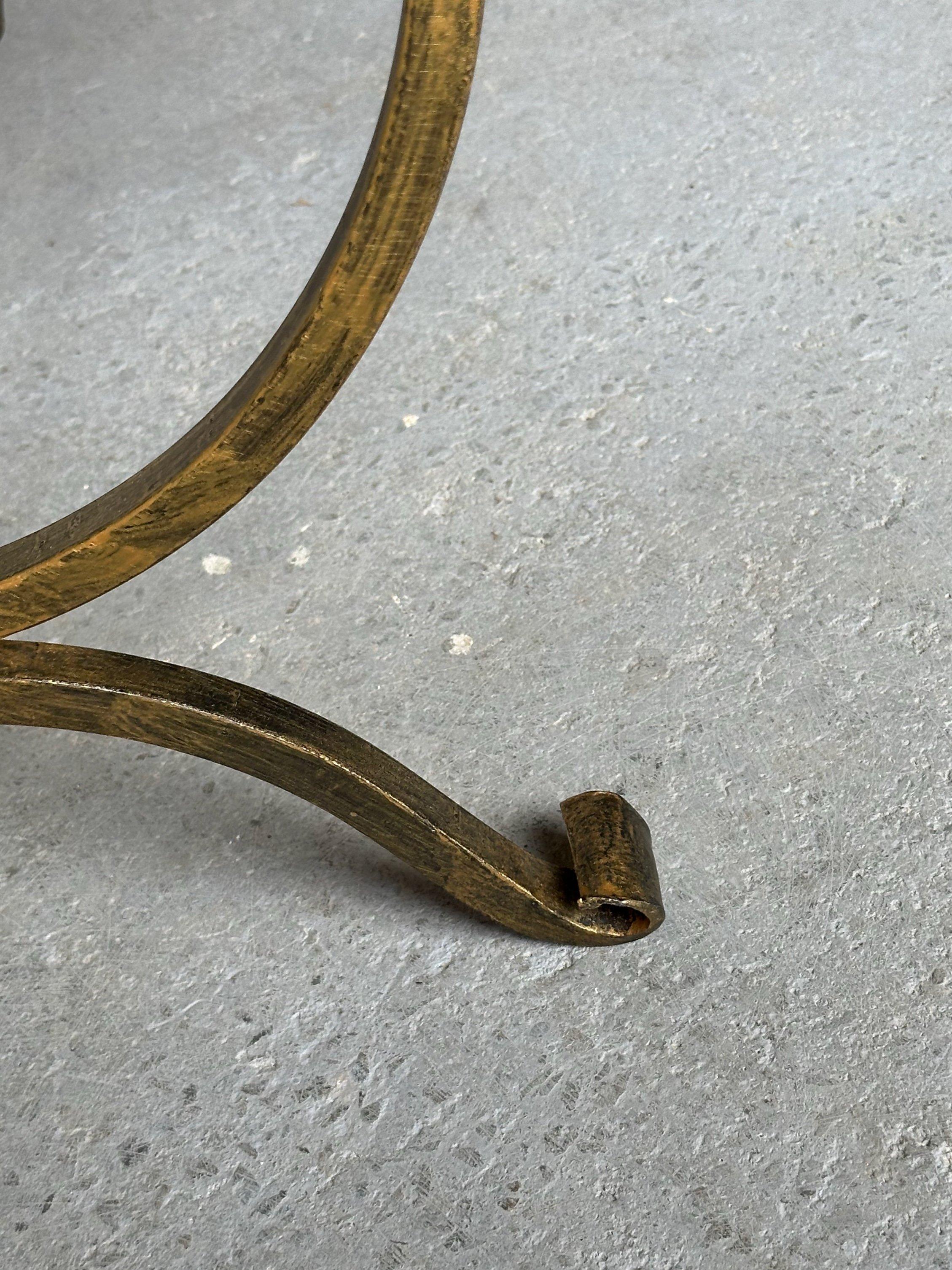 Banc en fer espagnol rayé en vente 1