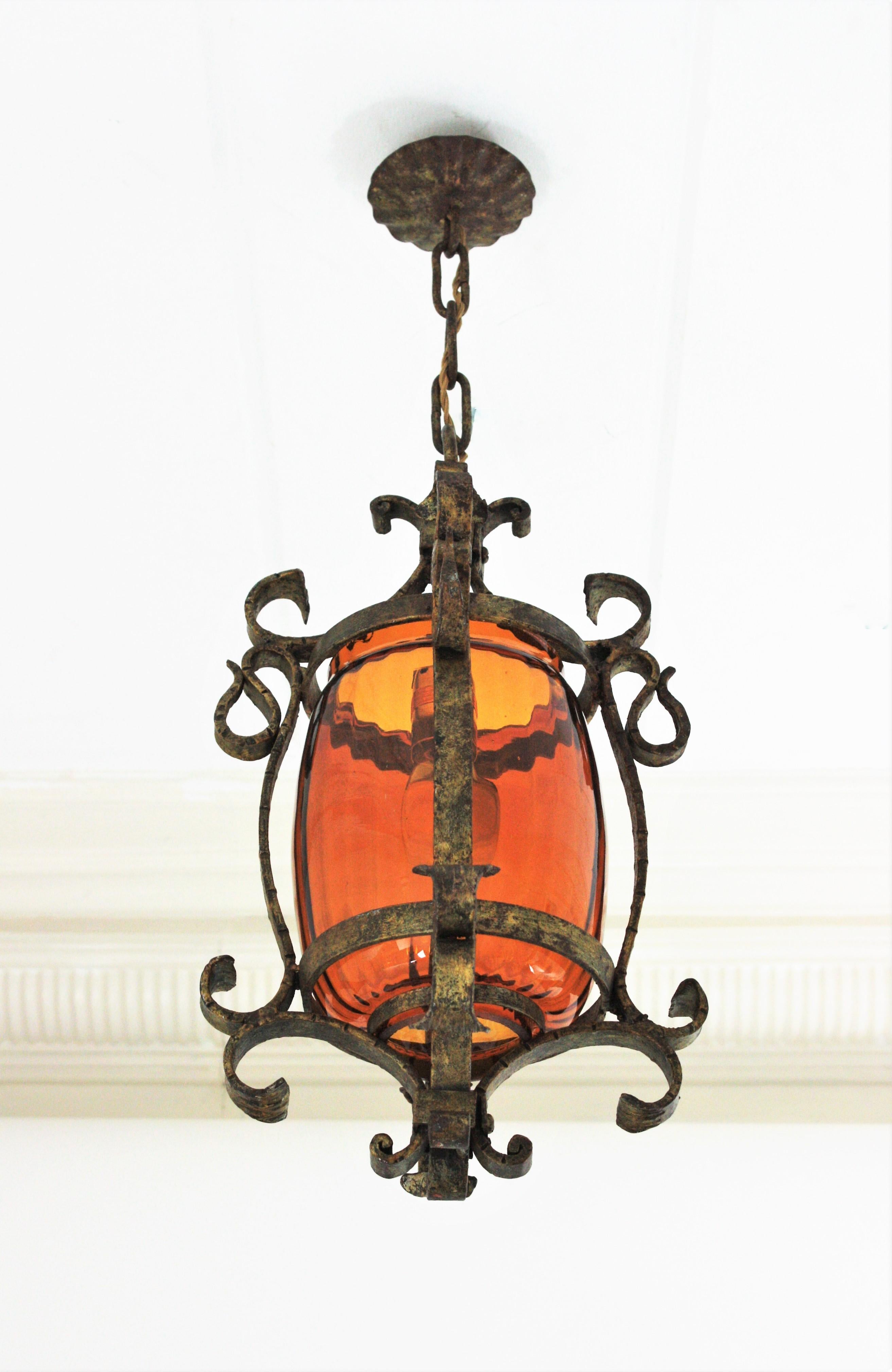 Spanish Wrought Lantern or Pendant Lamp, Gilt Iron and Amber Glass, 1940s For Sale 3