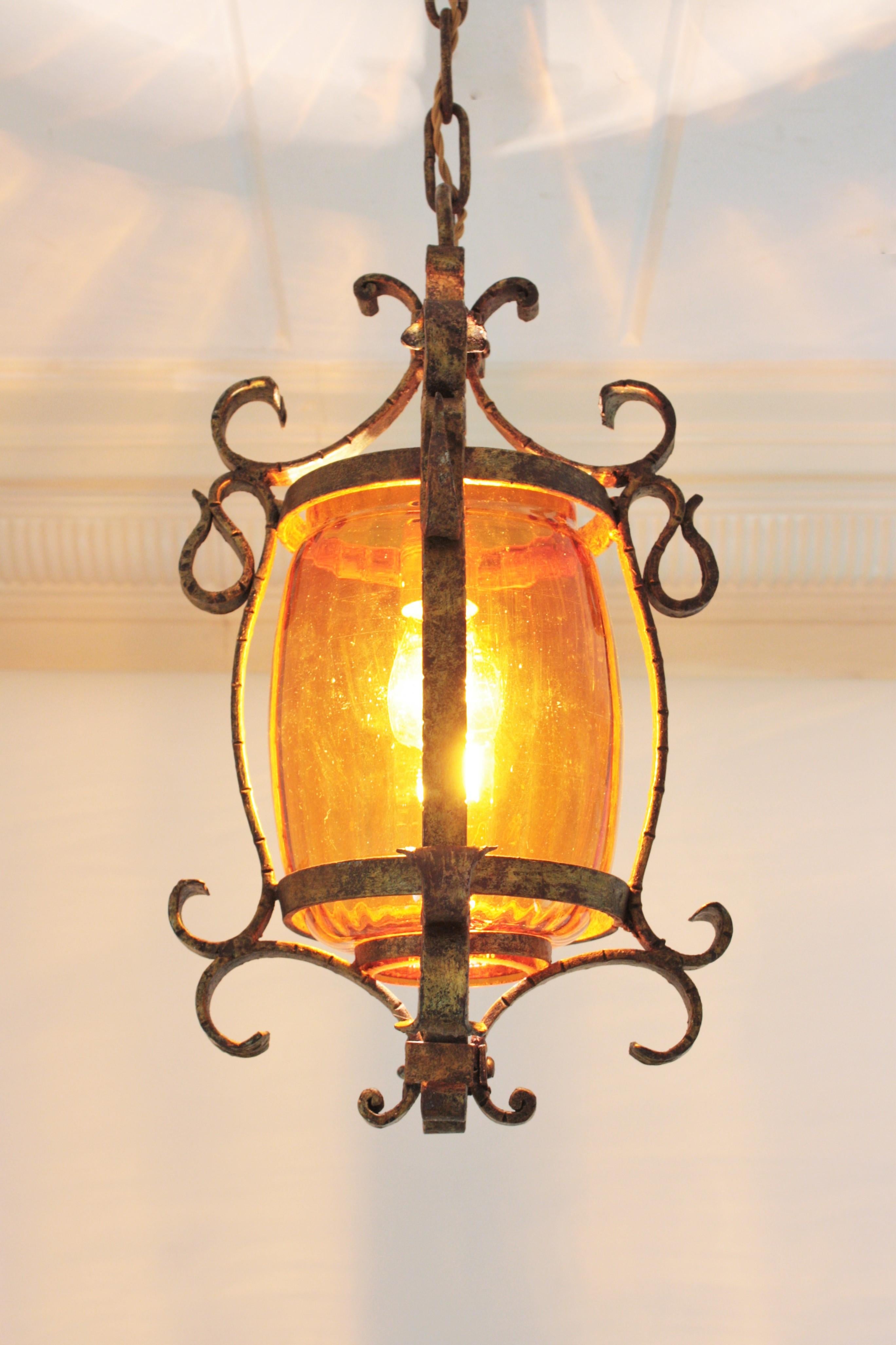 Spanish Wrought Lantern or Pendant Lamp, Gilt Iron and Amber Glass, 1940s For Sale 4