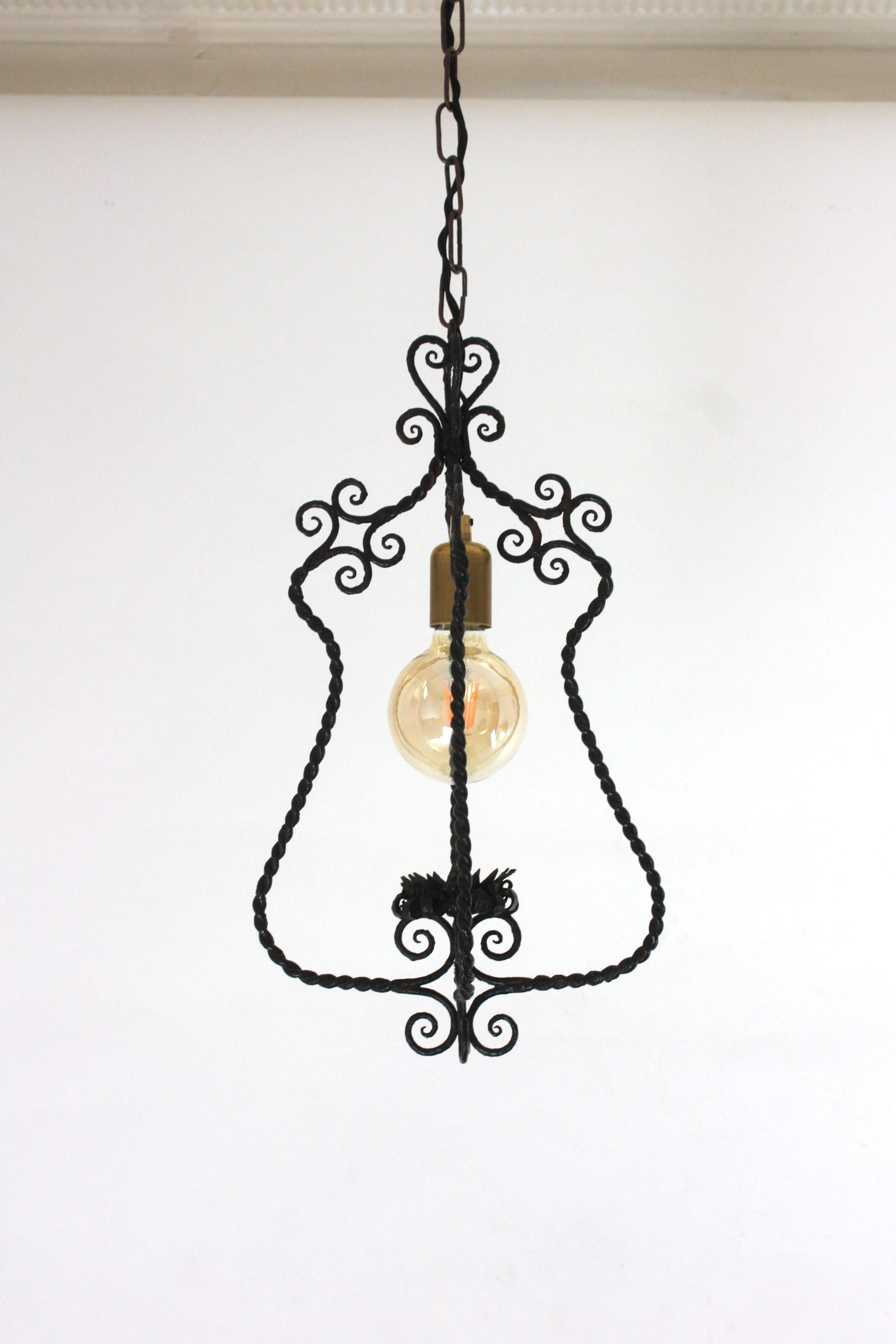 Spanish Lantern Pendant Lamp in Wrought Iron, Scroll Twisting Design, 1940s In Good Condition For Sale In Barcelona, ES