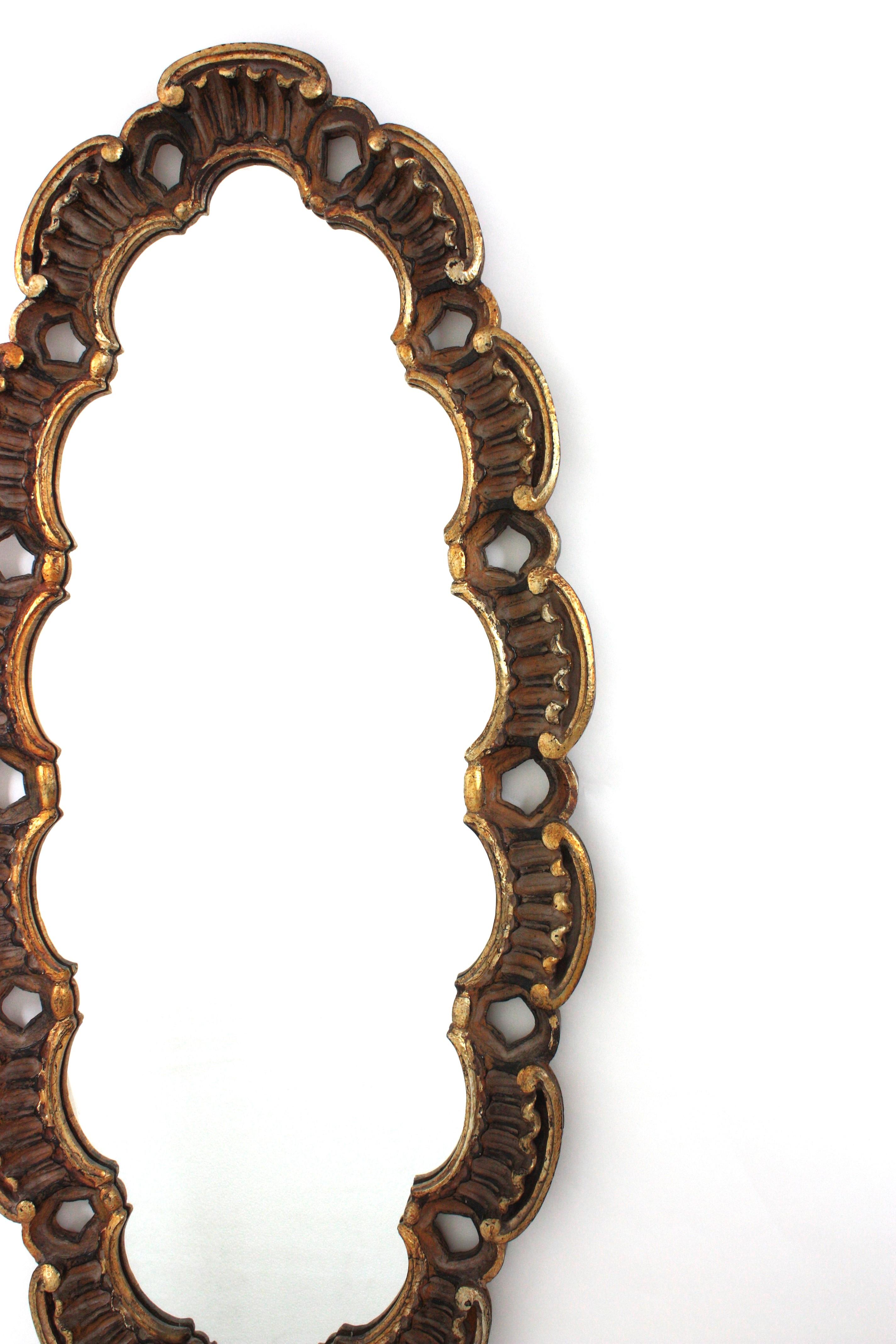 Spanish Large Oval Mirror in Giltwood with Scalloped Frame by Francisco Hurtado For Sale 5