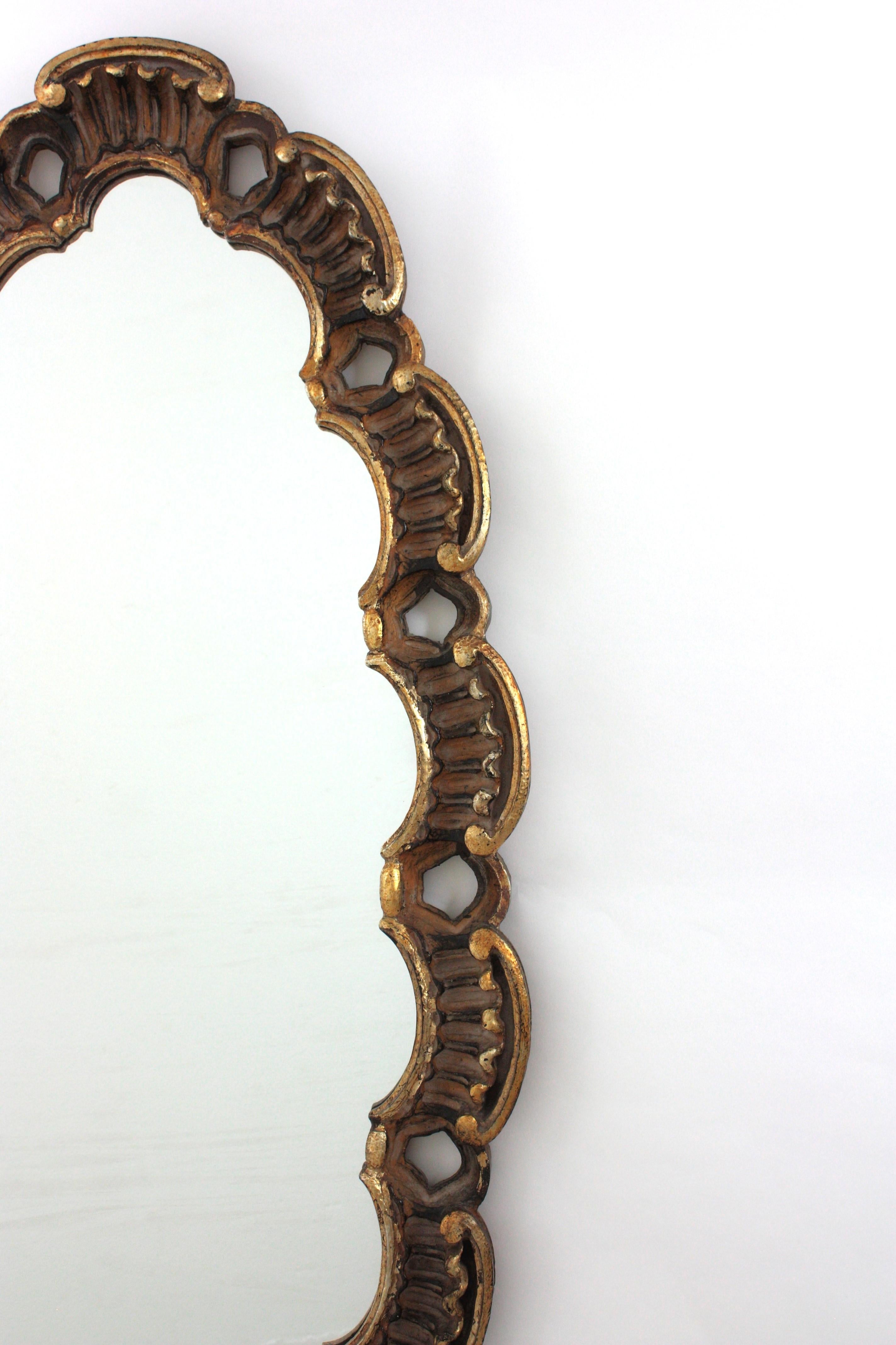 Spanish Large Oval Mirror in Giltwood with Scalloped Frame by Francisco Hurtado For Sale 6