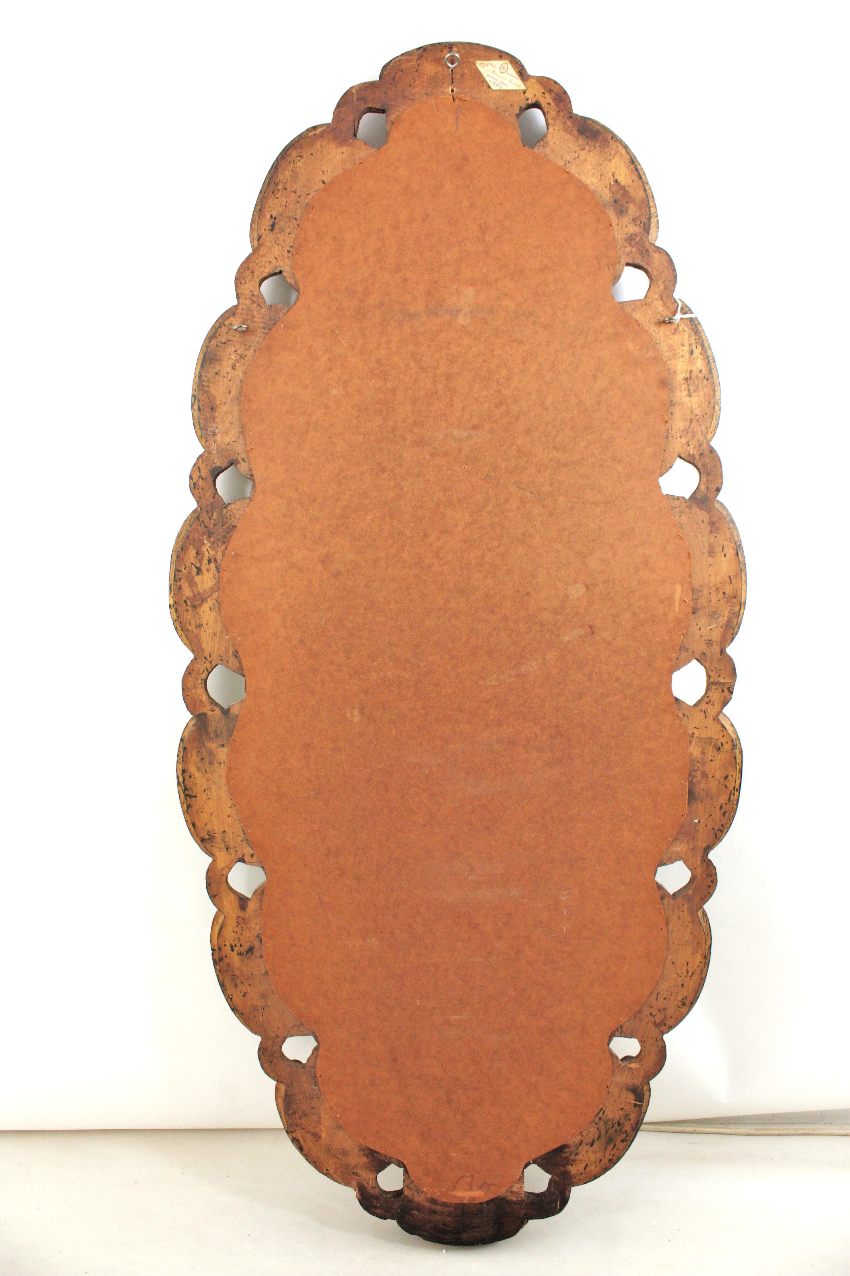 Spanish Large Oval Mirror in Giltwood with Scalloped Frame by Francisco Hurtado For Sale 9