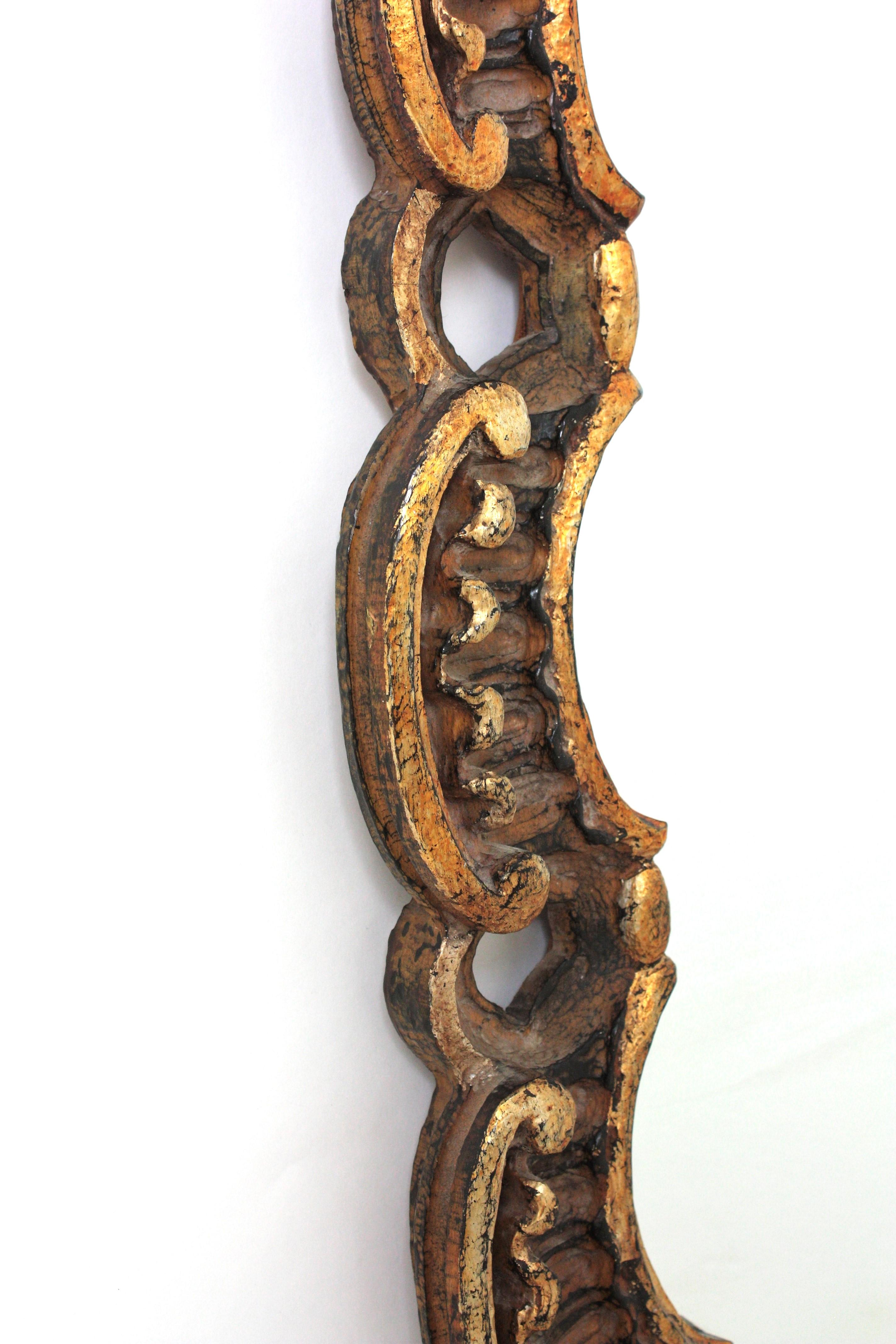Hand-Carved Spanish Large Oval Mirror in Giltwood with Scalloped Frame by Francisco Hurtado For Sale