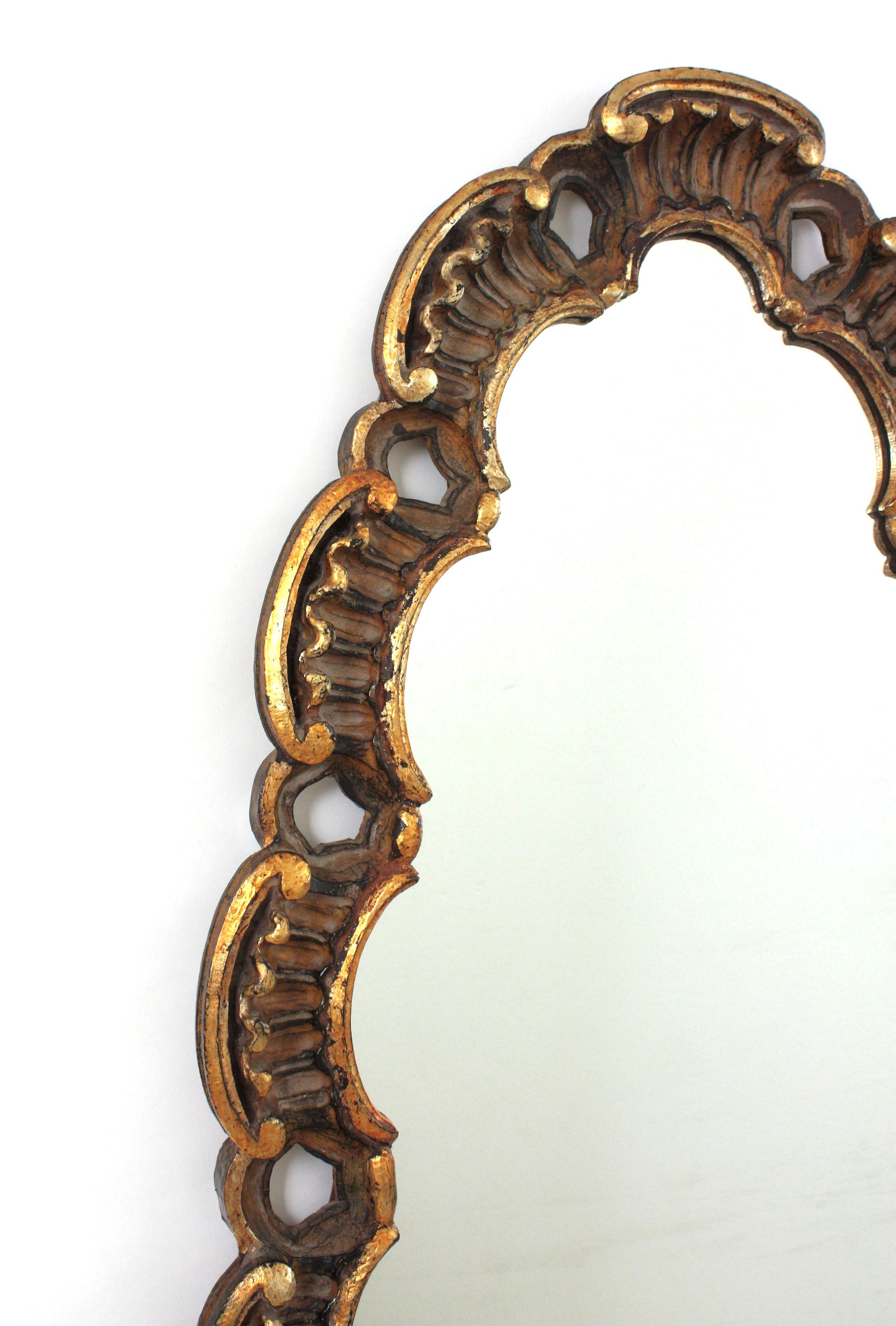 Spanish Large Oval Mirror in Giltwood with Scalloped Frame by Francisco Hurtado For Sale 1