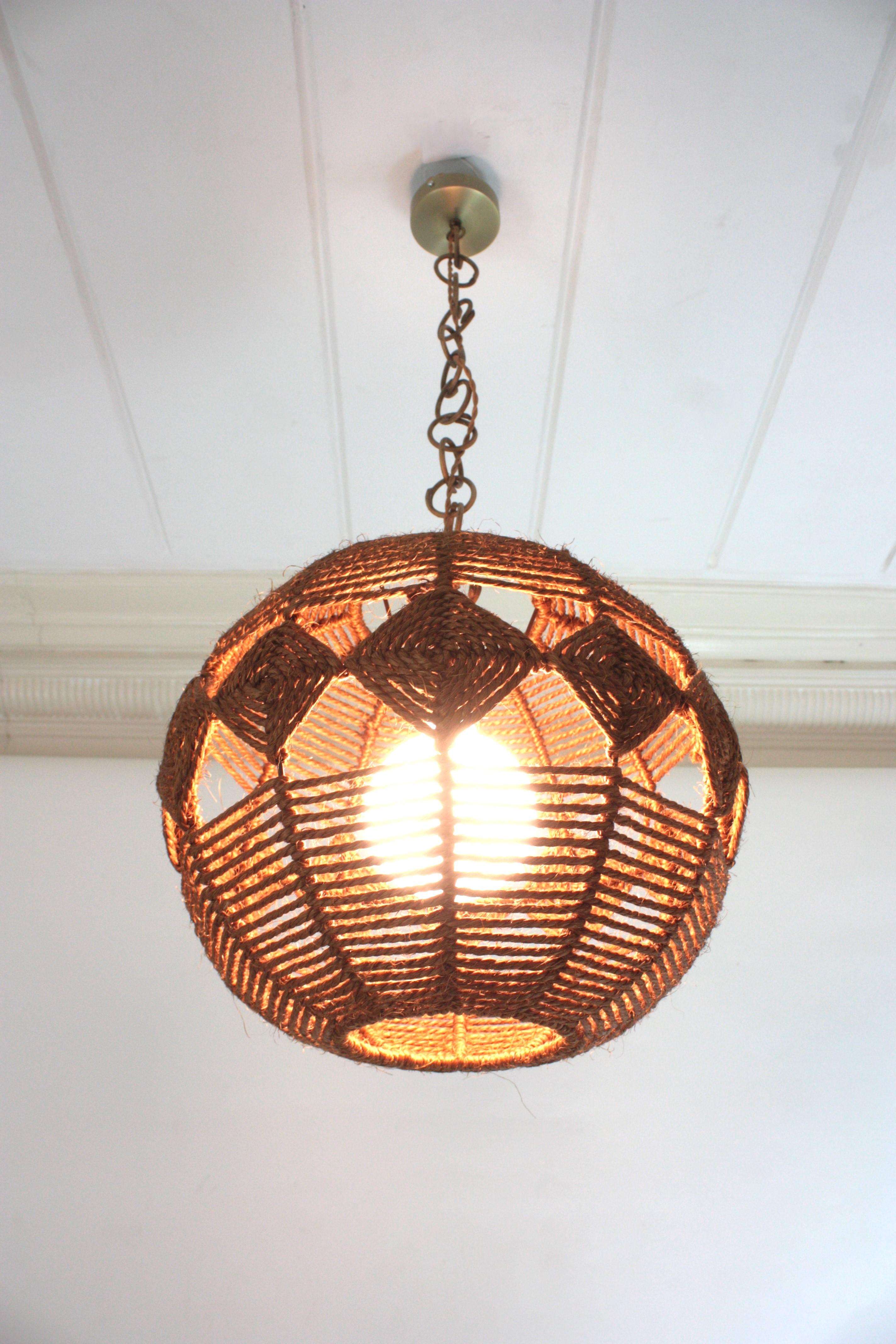 Spanish Large Rope Ball Pendant Light Ceiling Hanging Lamp, 1960s In Good Condition For Sale In Barcelona, ES