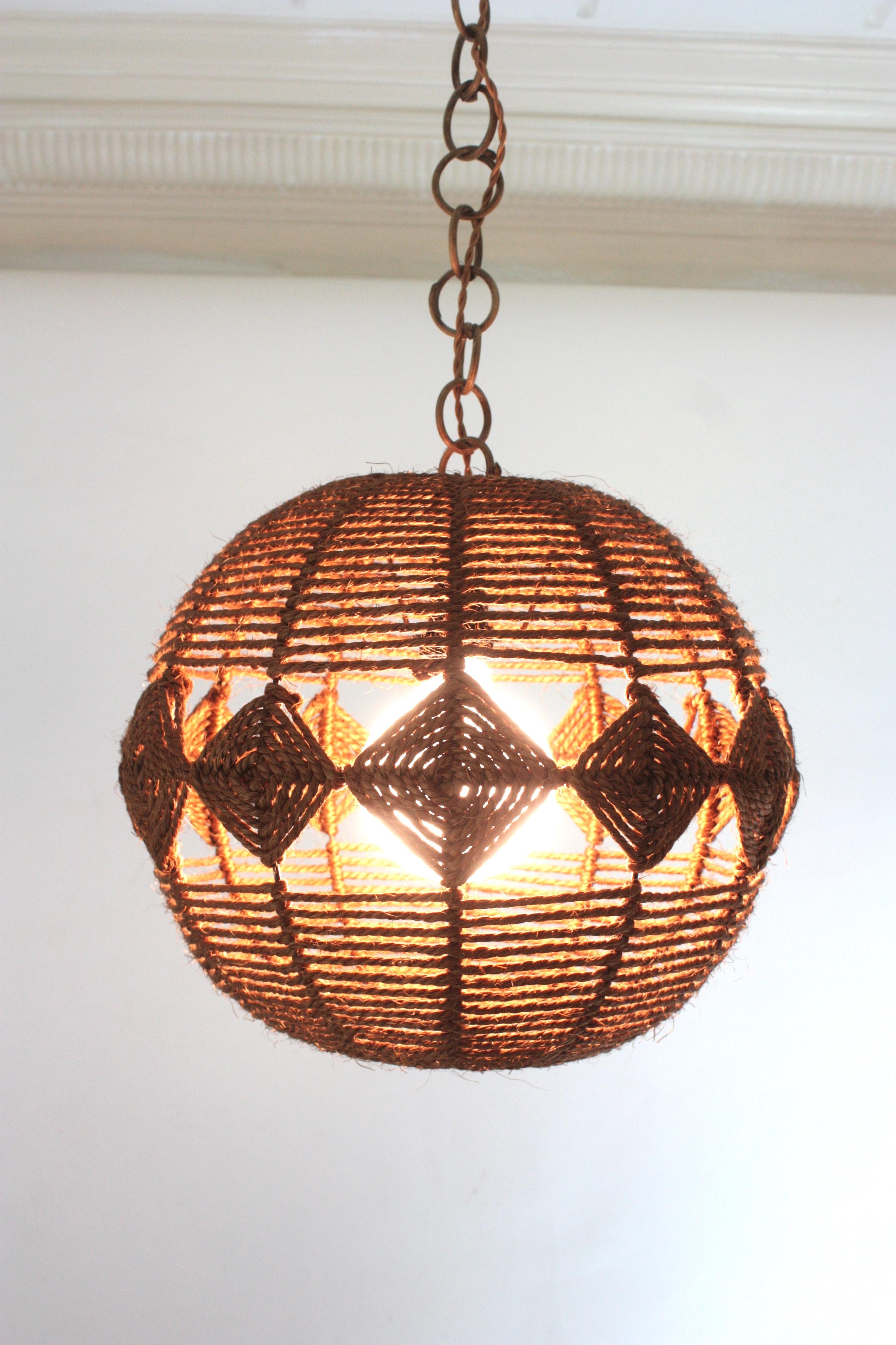 Jute Suspension espagnole à grande boule de corde Ceiling Hanging Light, 1960s en vente